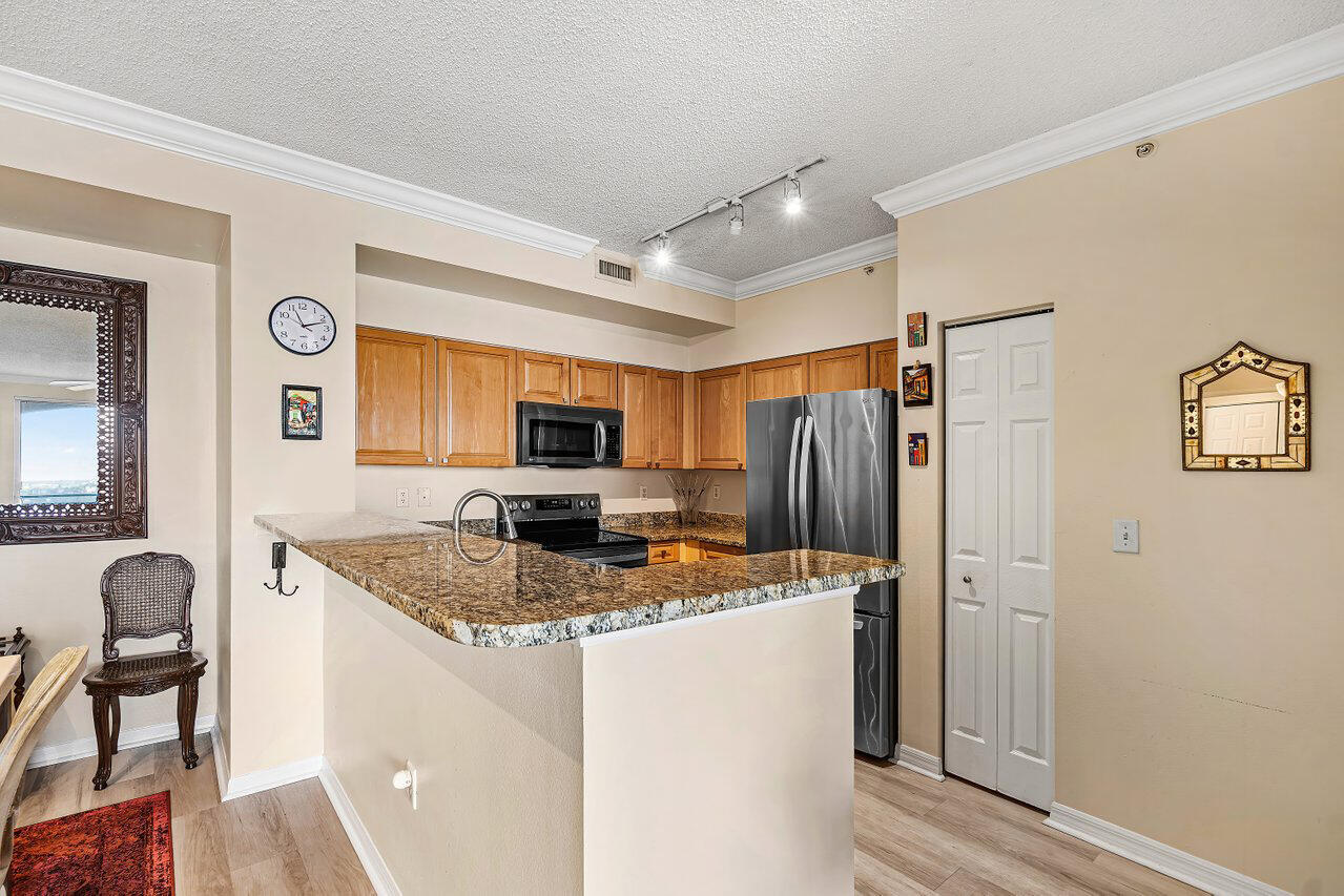 616 Clearwater Park Road 1206 Property Photo 6