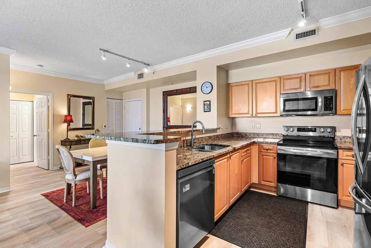 616 Clearwater Park Road 1206 Property Photo 7