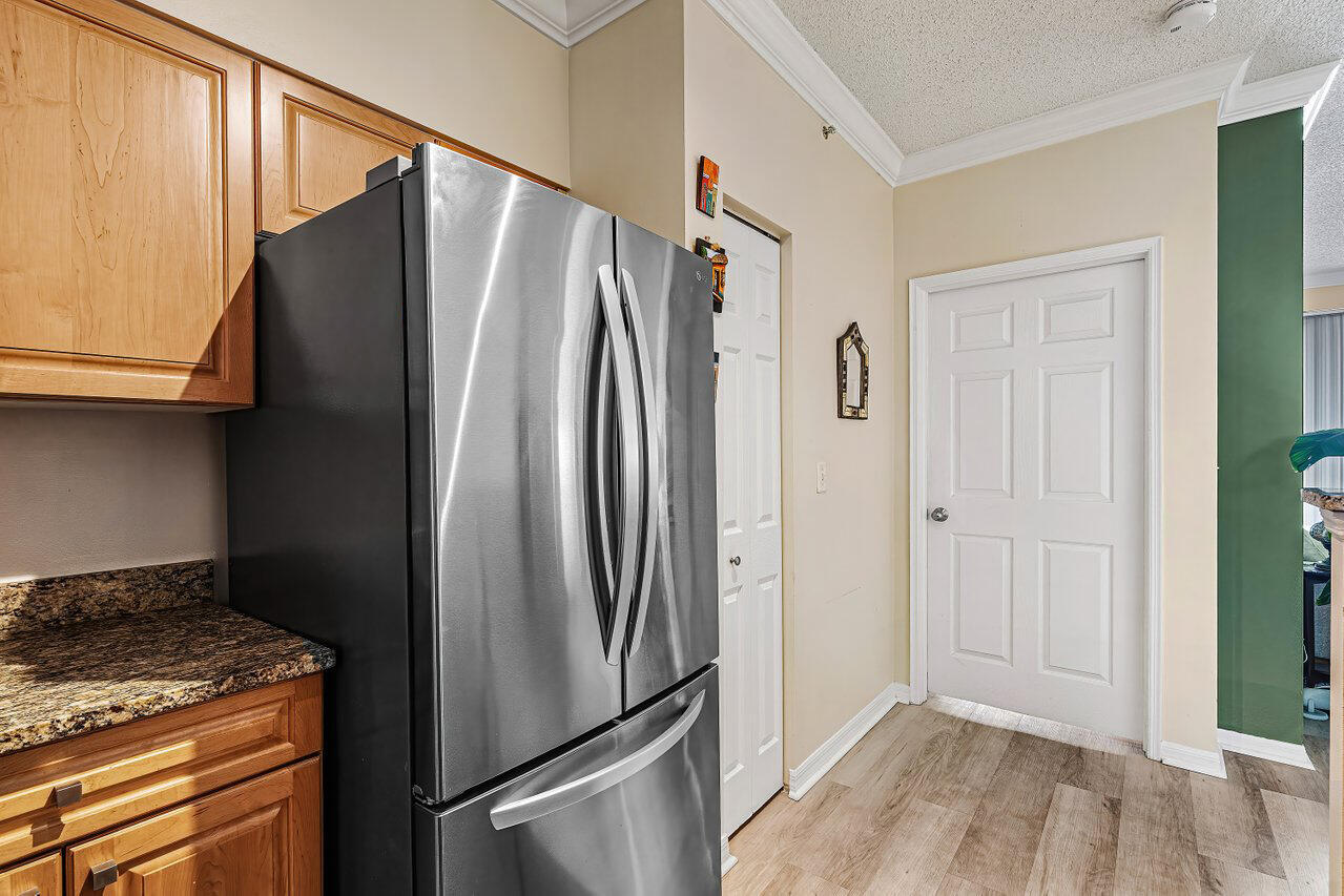 616 Clearwater Park Road 1206 Property Photo 8