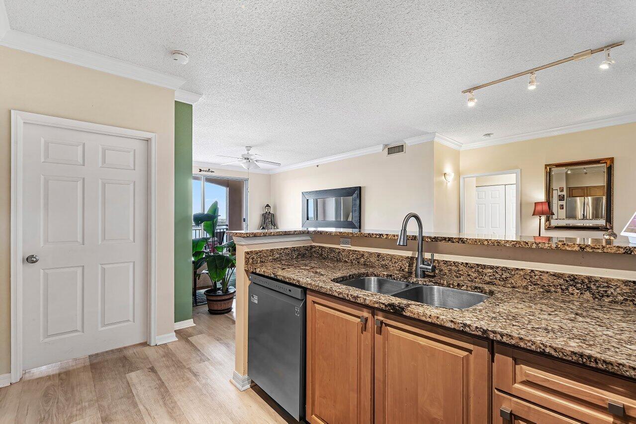 616 Clearwater Park Road 1206 Property Photo 9