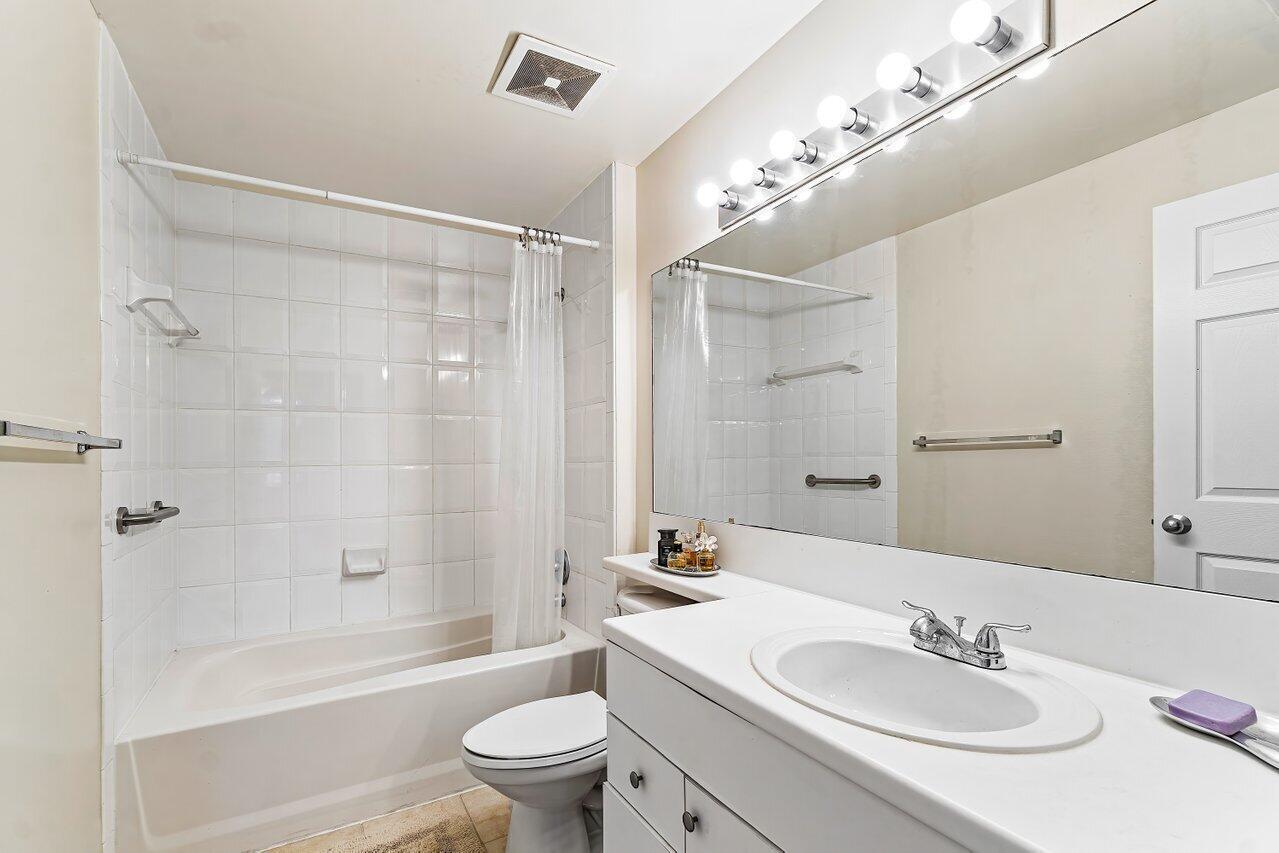 616 Clearwater Park Road 1206 Property Photo 13