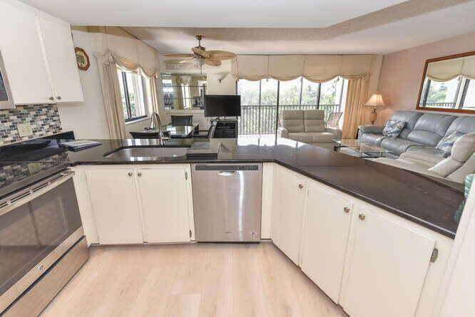 1605 S Us Highway 1 F401 Property Photo 7