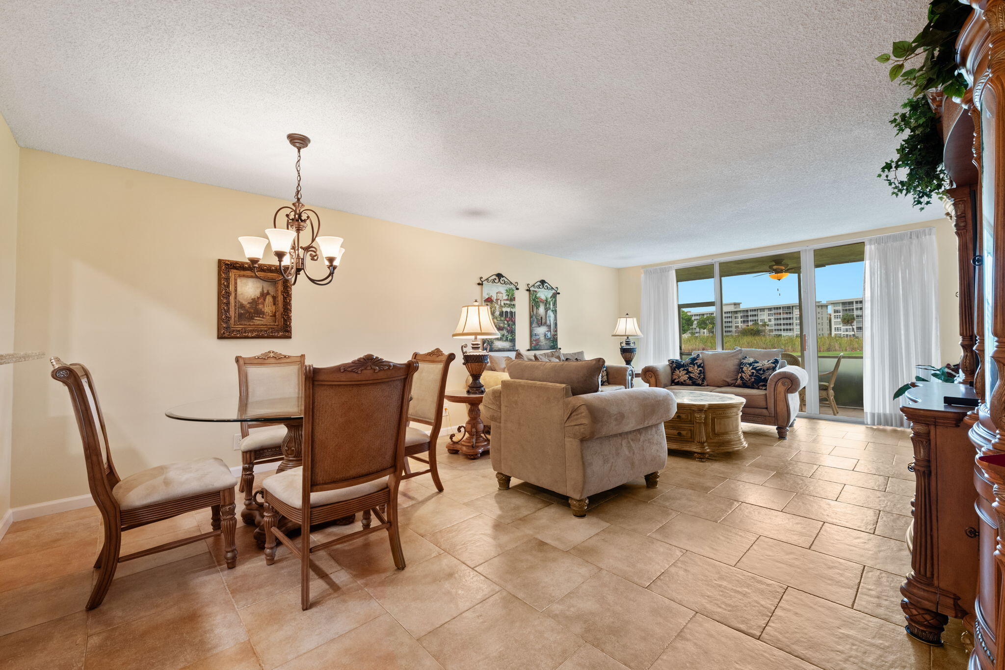 2651 S Palm Aire Drive 101 Property Photo 8