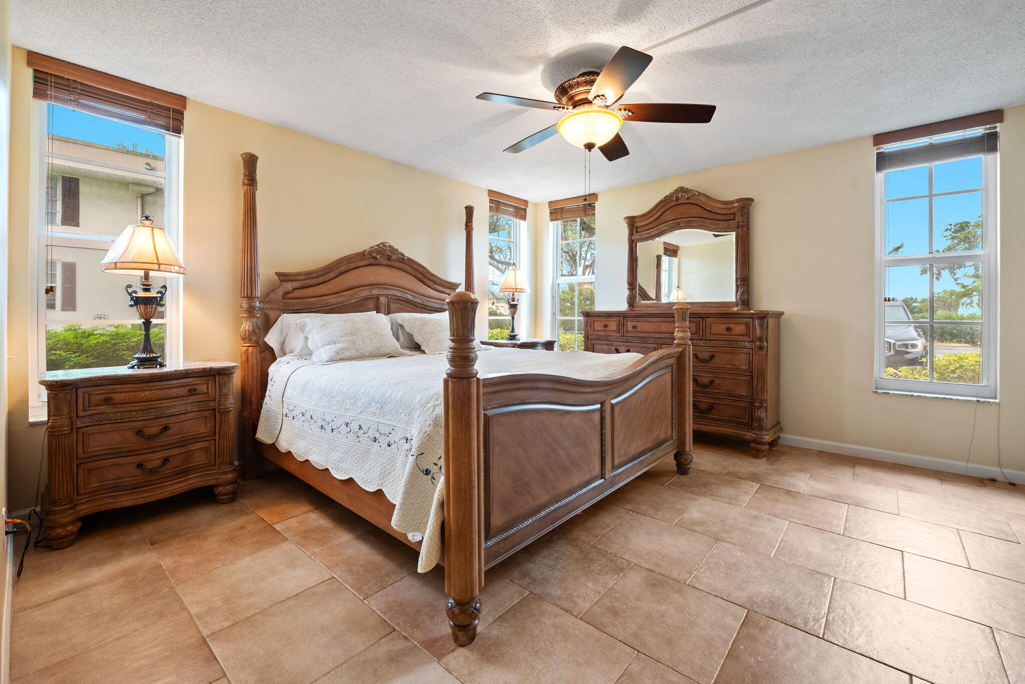 2651 S Palm Aire Drive 101 Property Photo 11