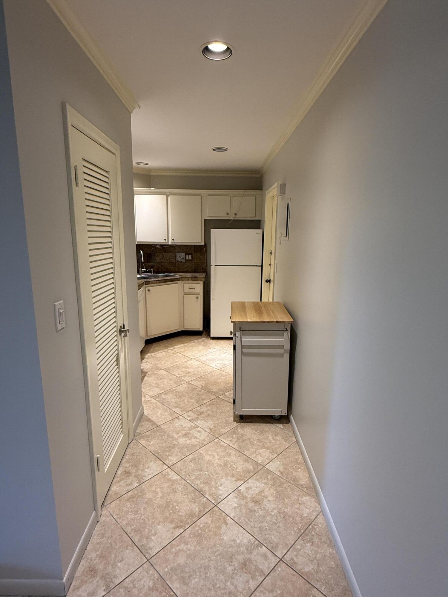 136 Ne 19th Court 220f Property Photo 8