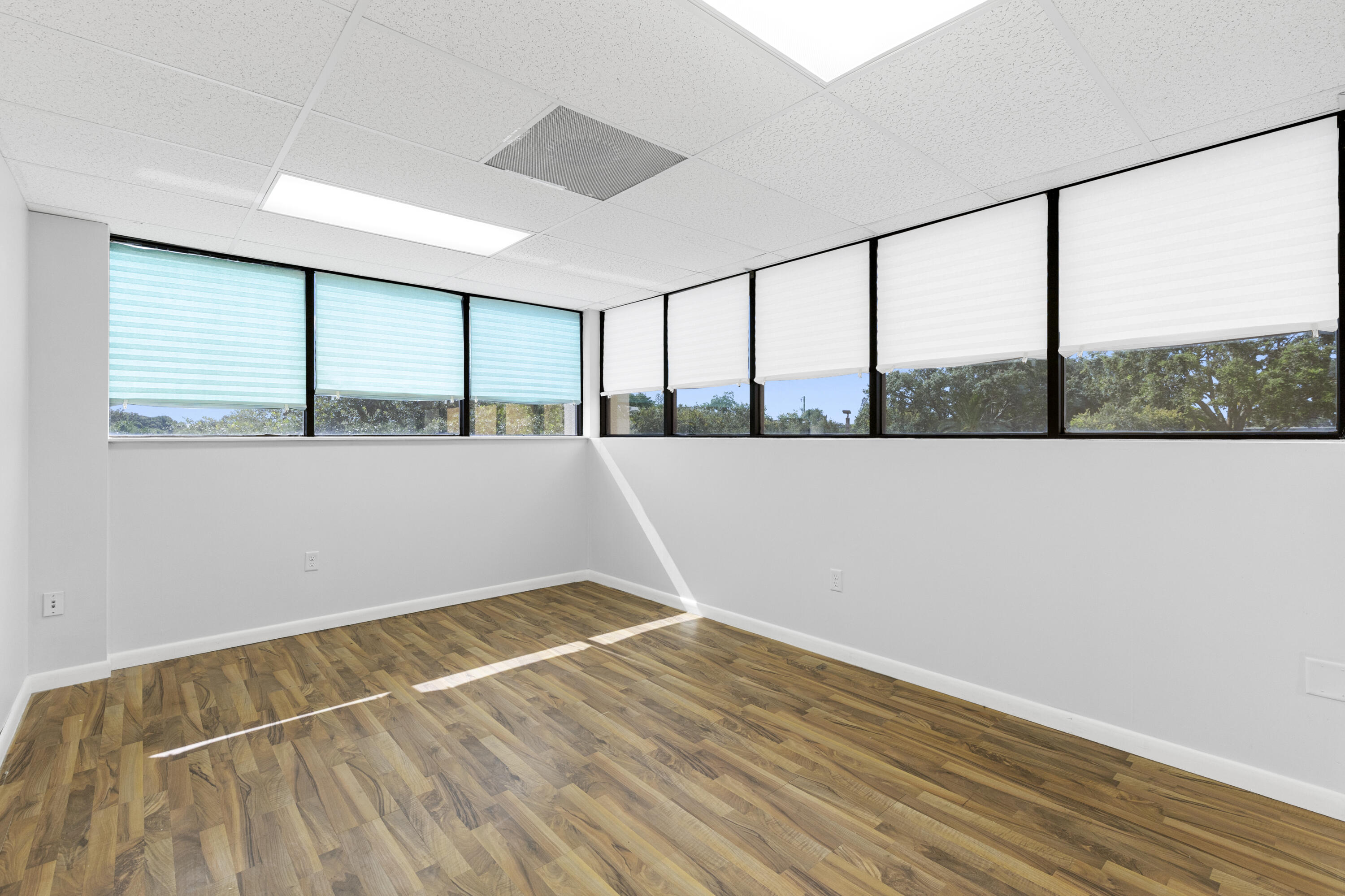 7777 Davie Road Extension 200b Property Photo 11