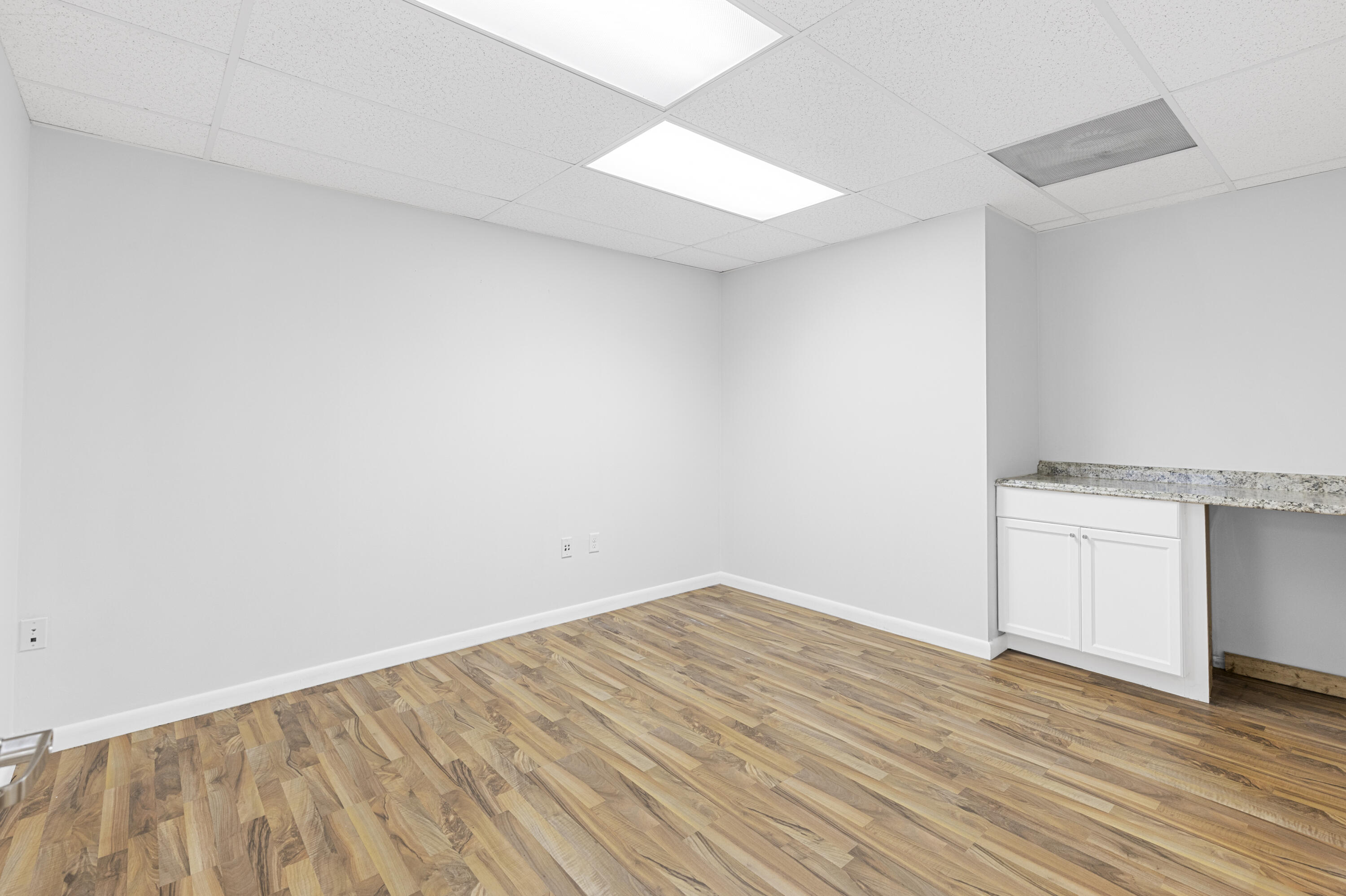 7777 Davie Road Extension 200b Property Photo 13