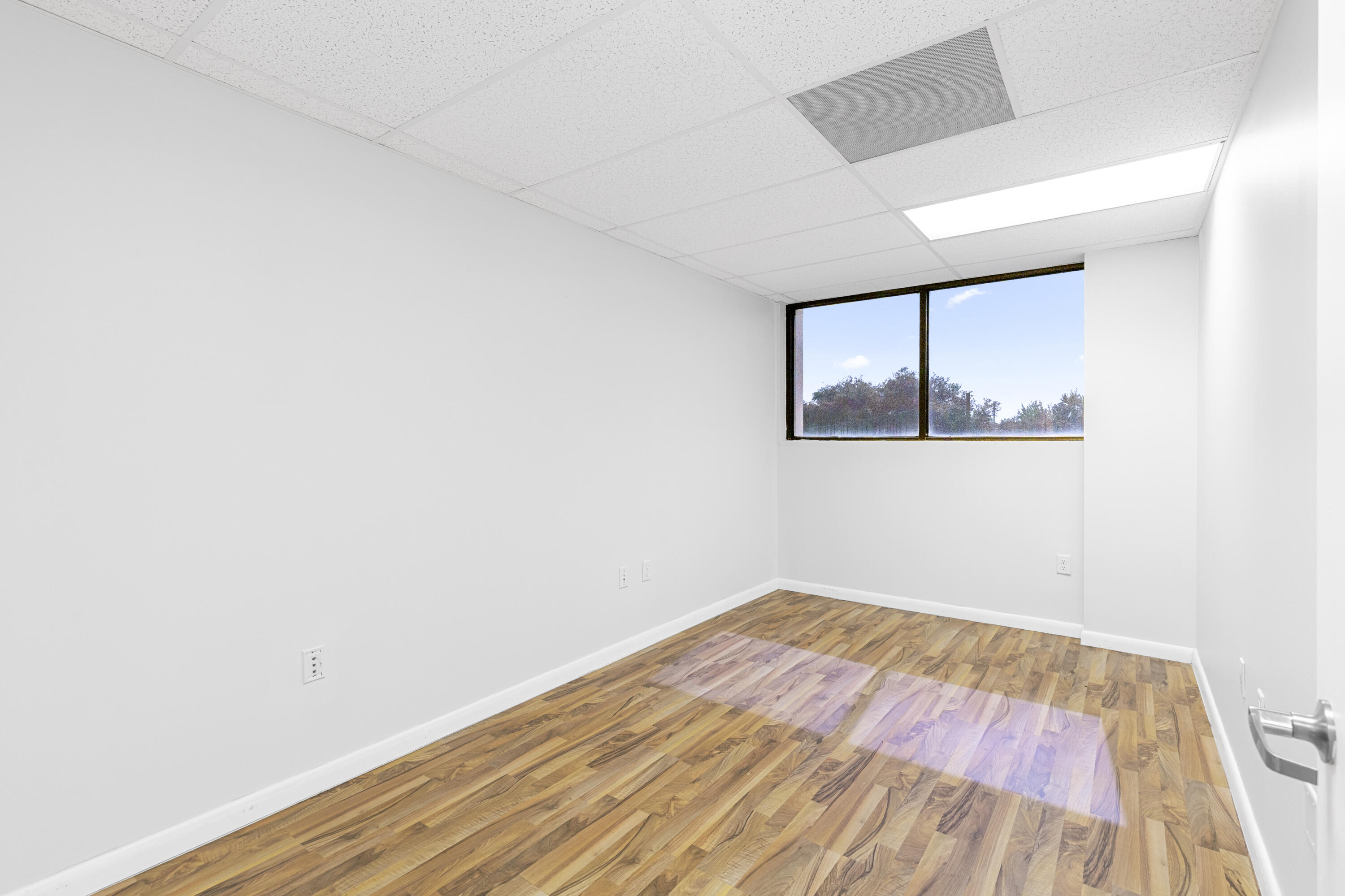 7777 Davie Road Extension 200b Property Photo 14