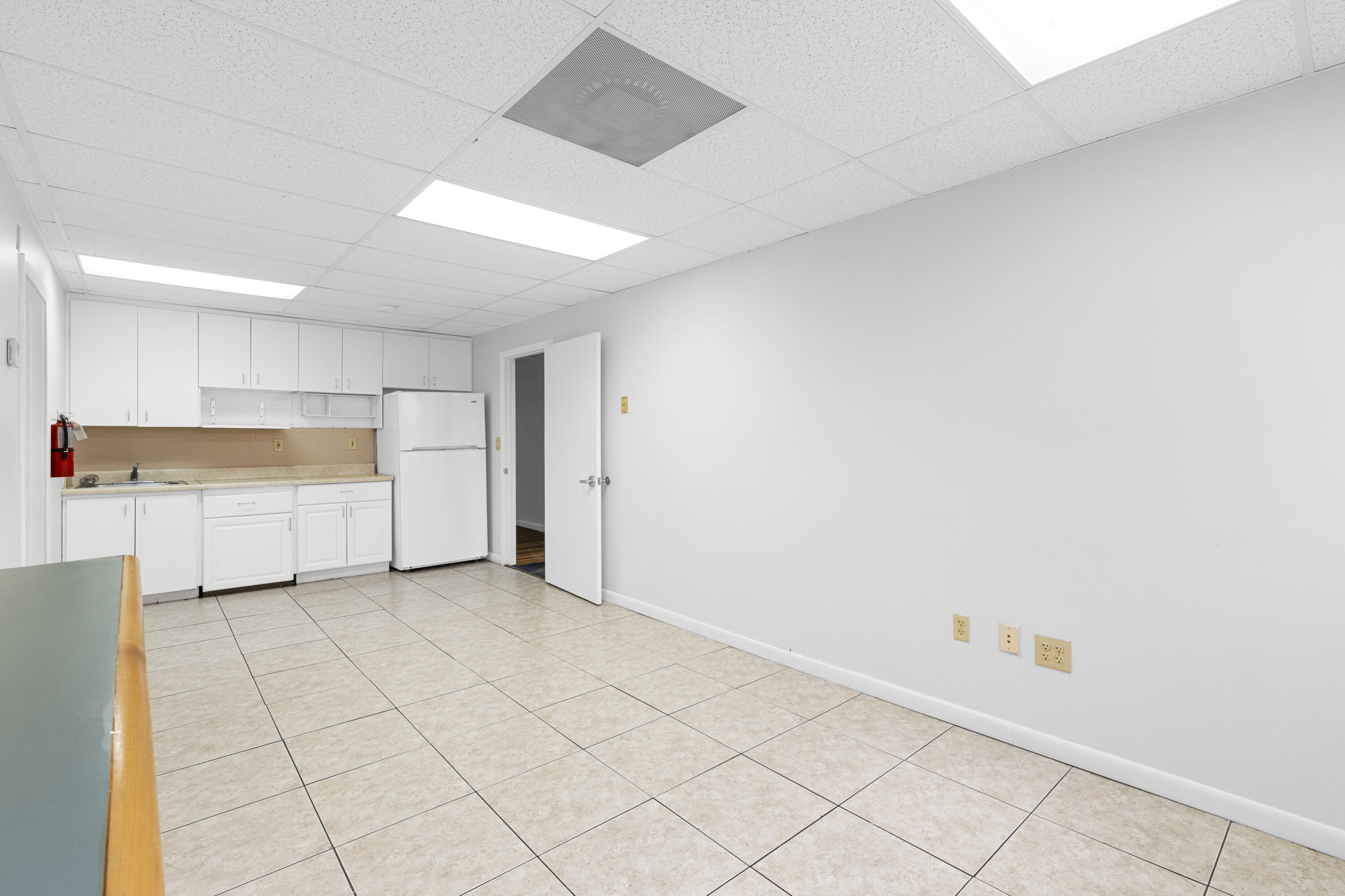 7777 Davie Road Extension 200b Property Photo 16