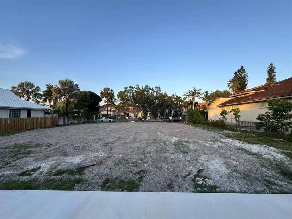 455 Bontona Avenue Property Photo 11