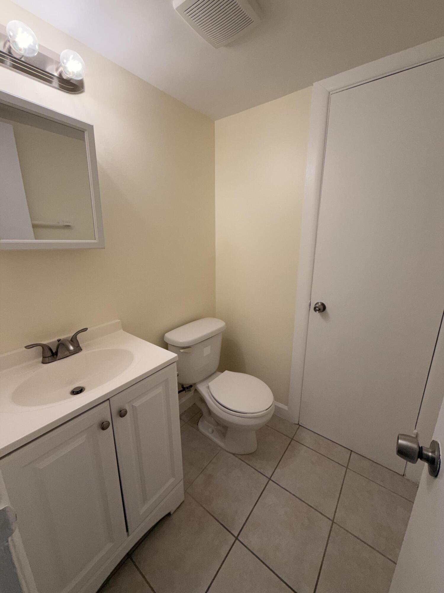 1505 Crescent Circle B21 Property Photo 6