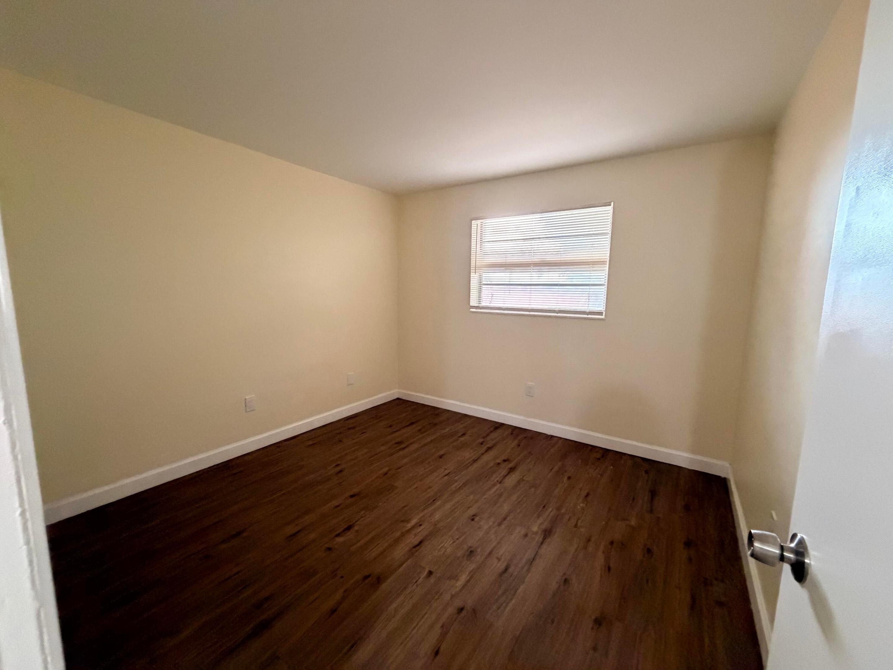 1505 Crescent Circle B21 Property Photo 8