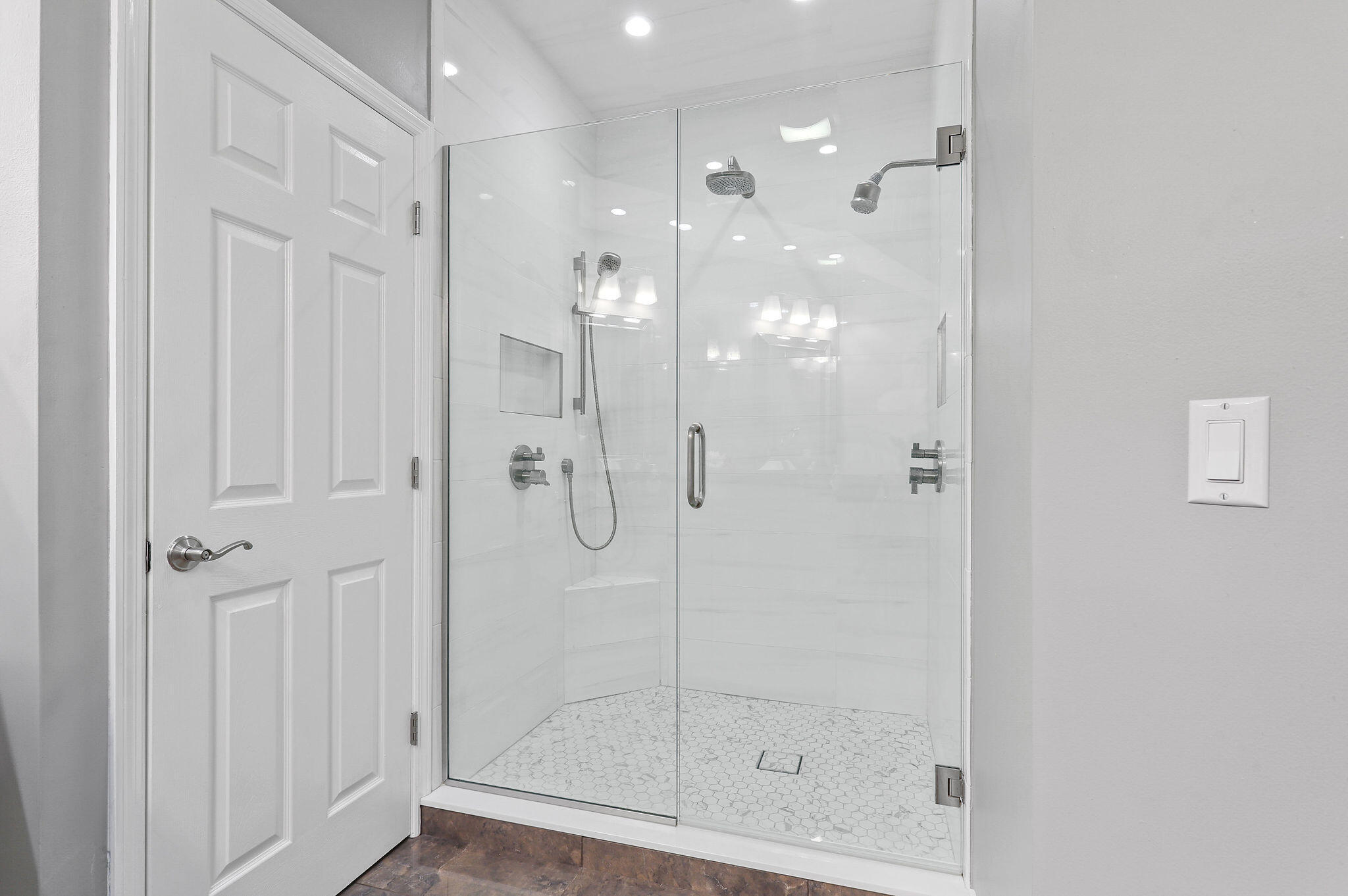 2056 Windward Way Property Photo 17