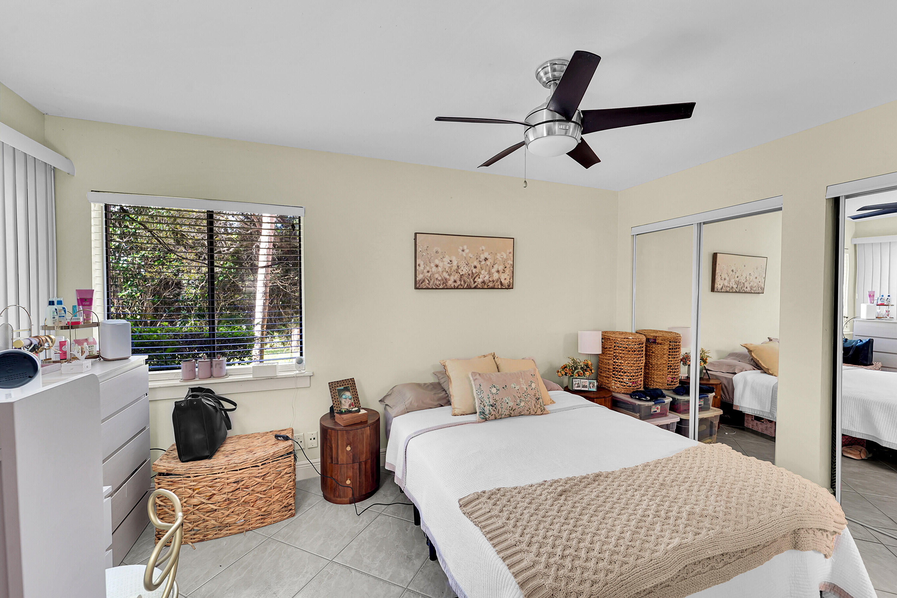 261 Wimbledon Lake Drive Property Photo 13