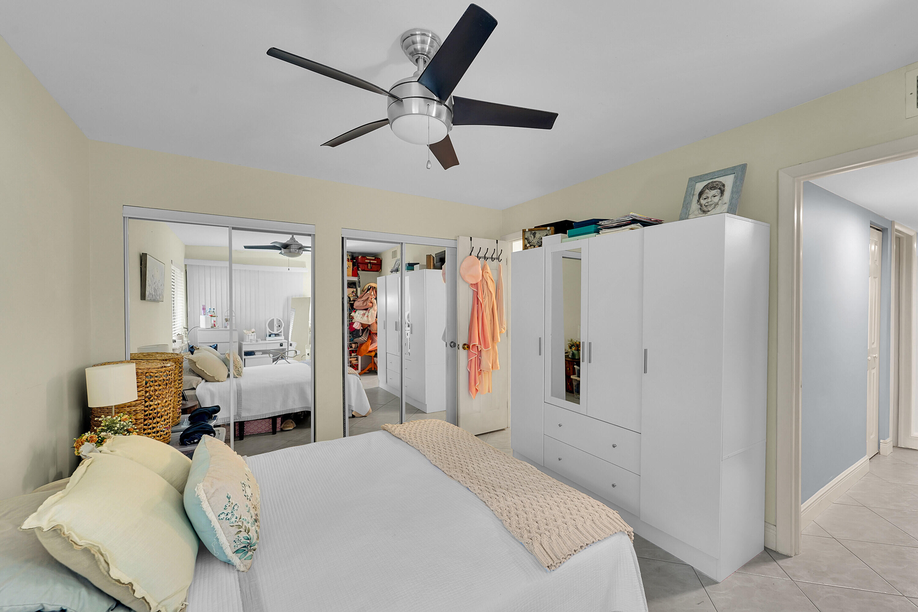 261 Wimbledon Lake Drive Property Photo 14