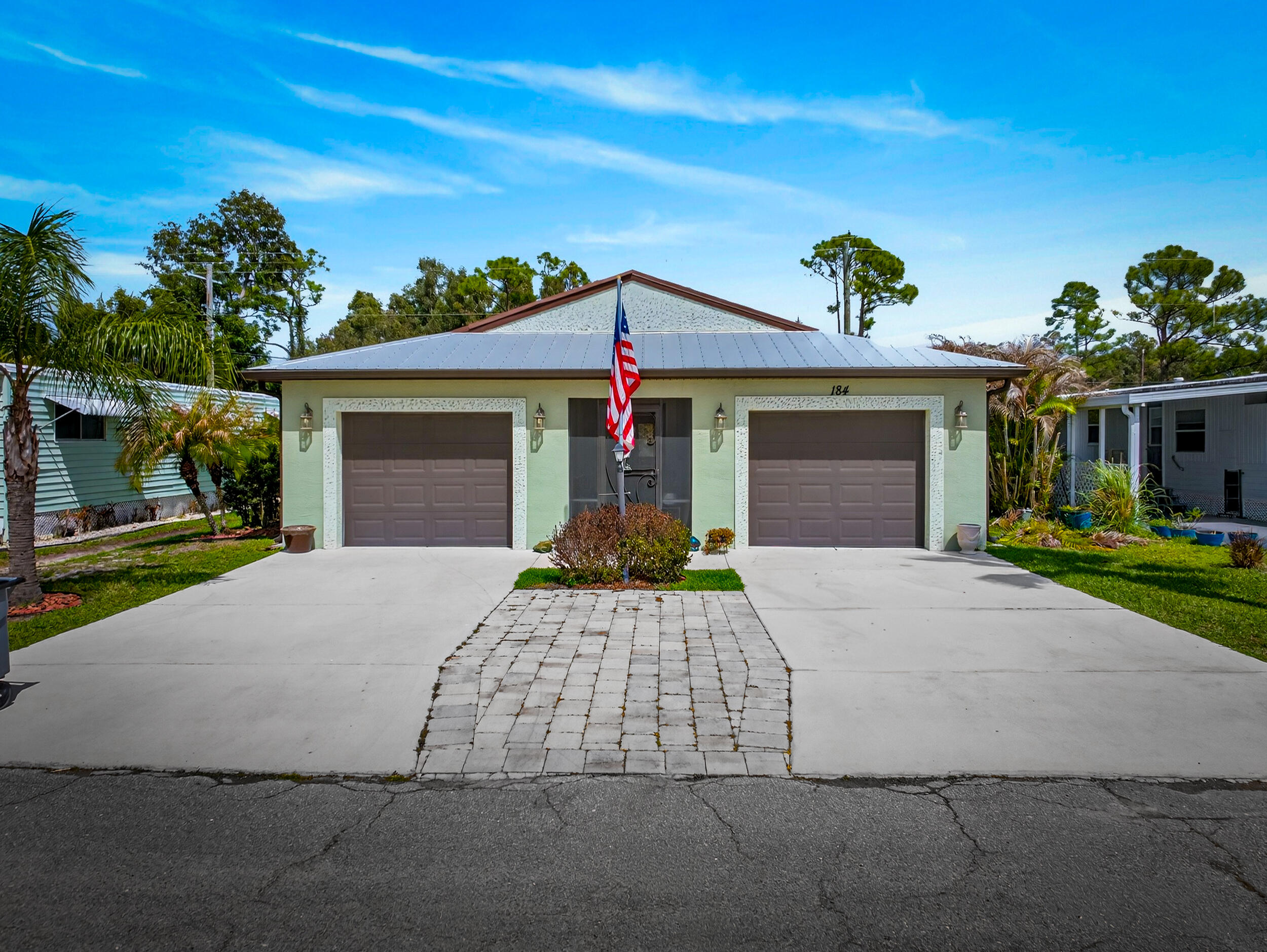 184 Mediterranean Boulevard N Property Photo 2