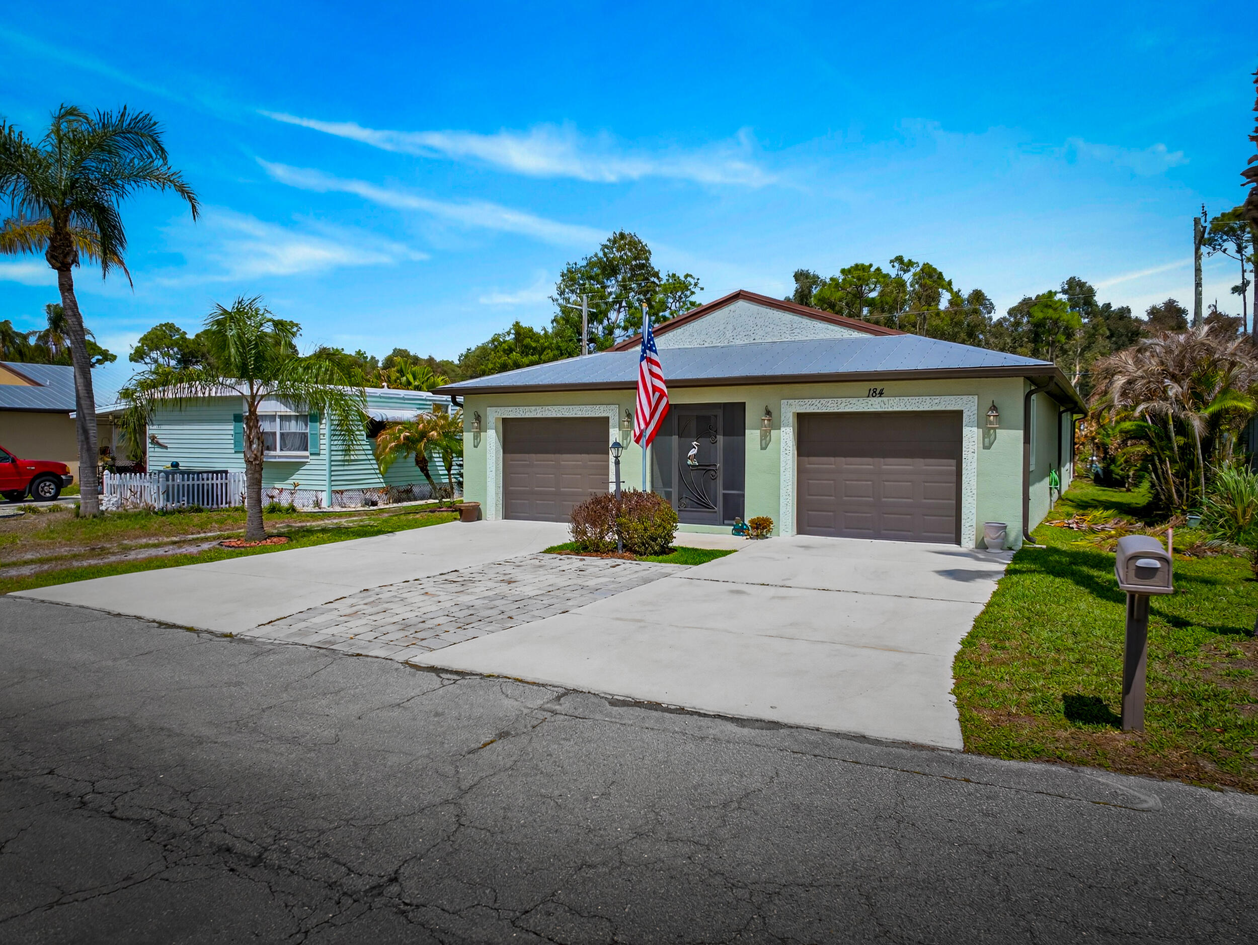 184 Mediterranean Boulevard N Property Photo 4
