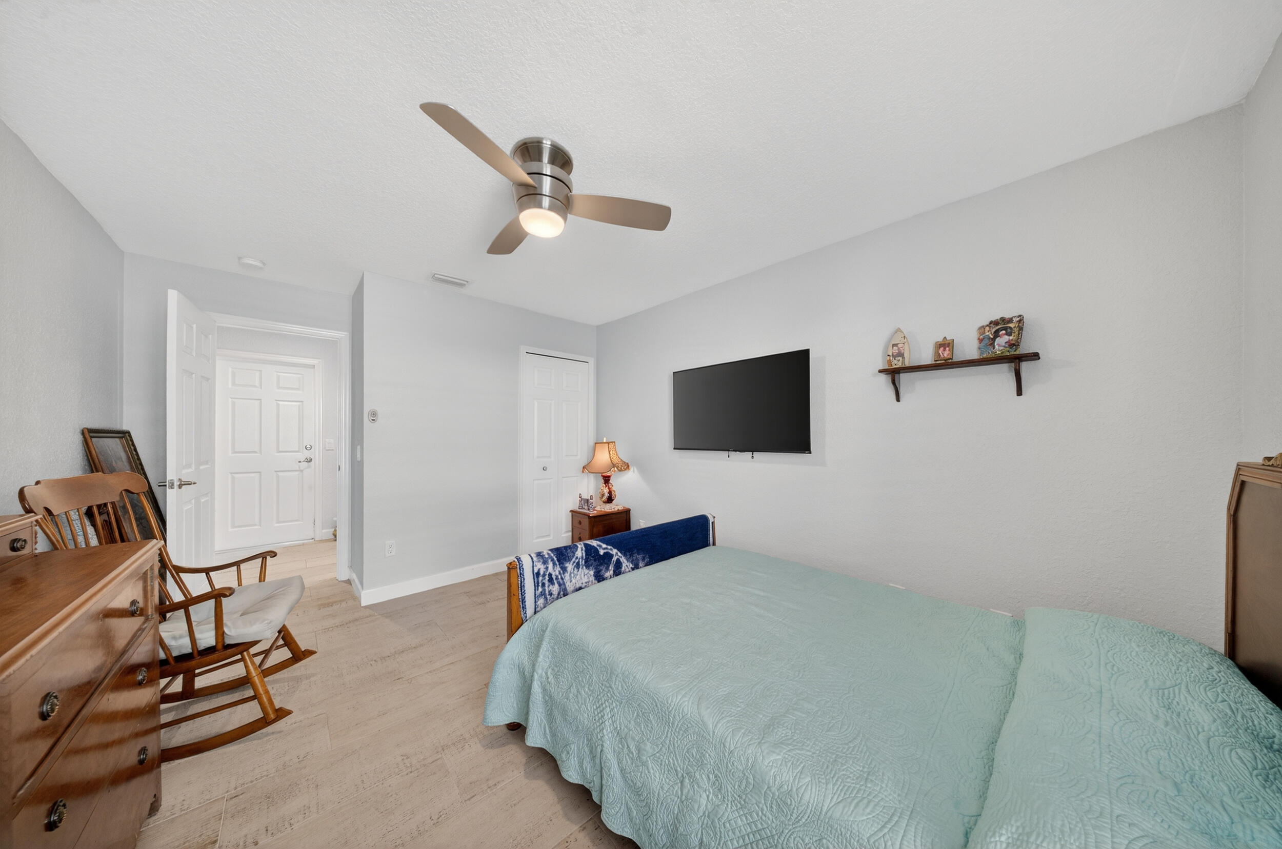 184 Mediterranean Boulevard N Property Photo 7