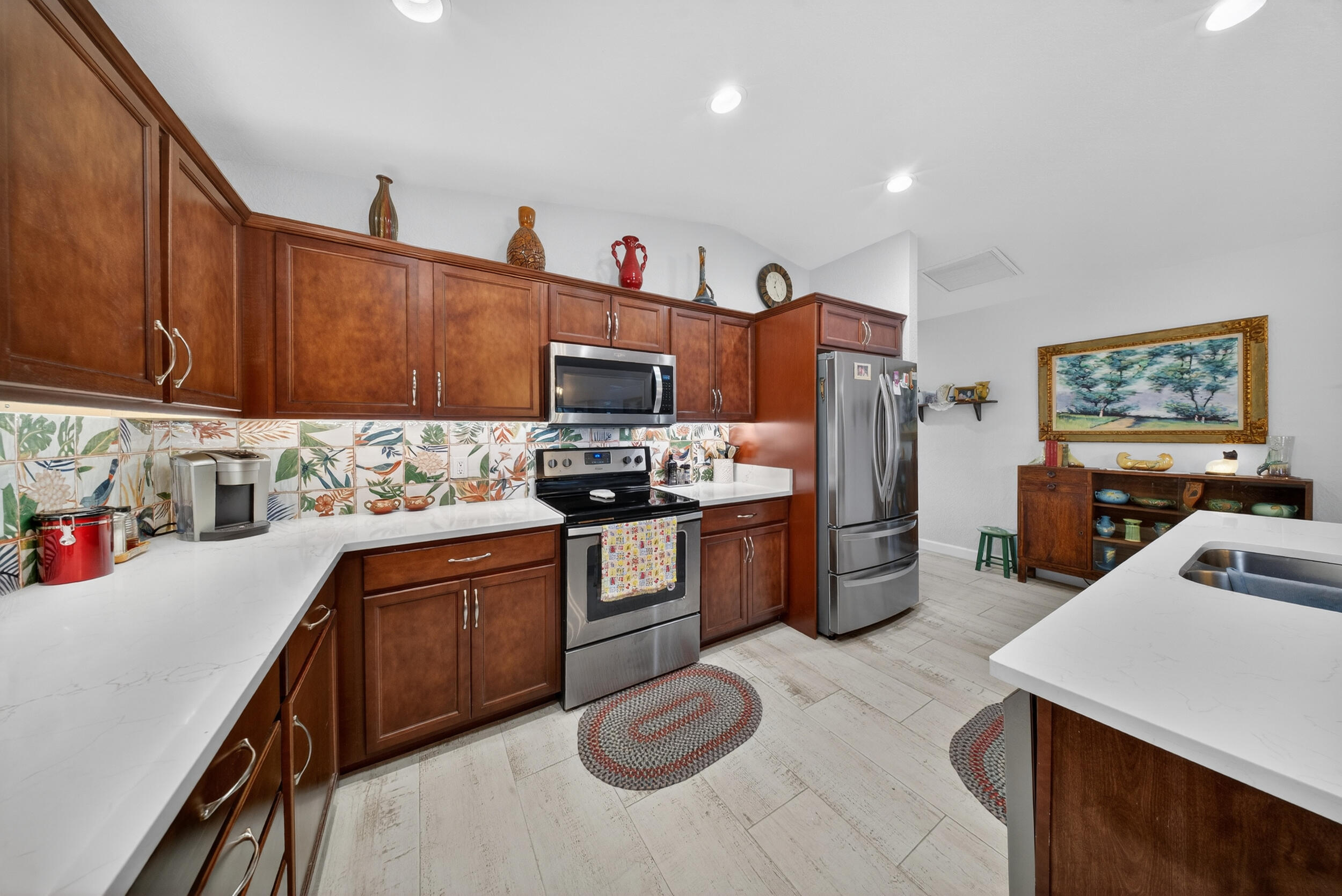184 Mediterranean Boulevard N Property Photo 10