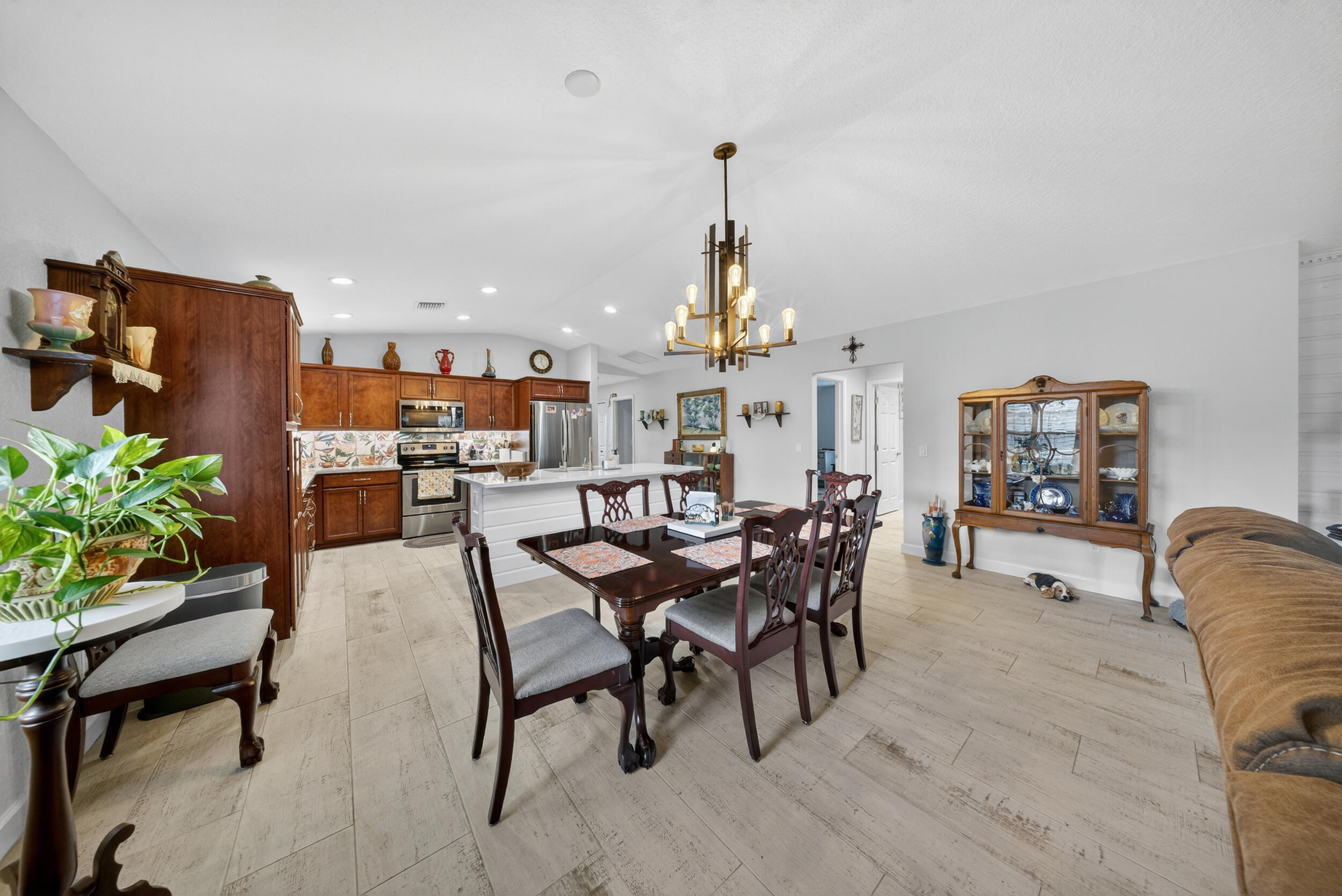 184 Mediterranean Boulevard N Property Photo 14