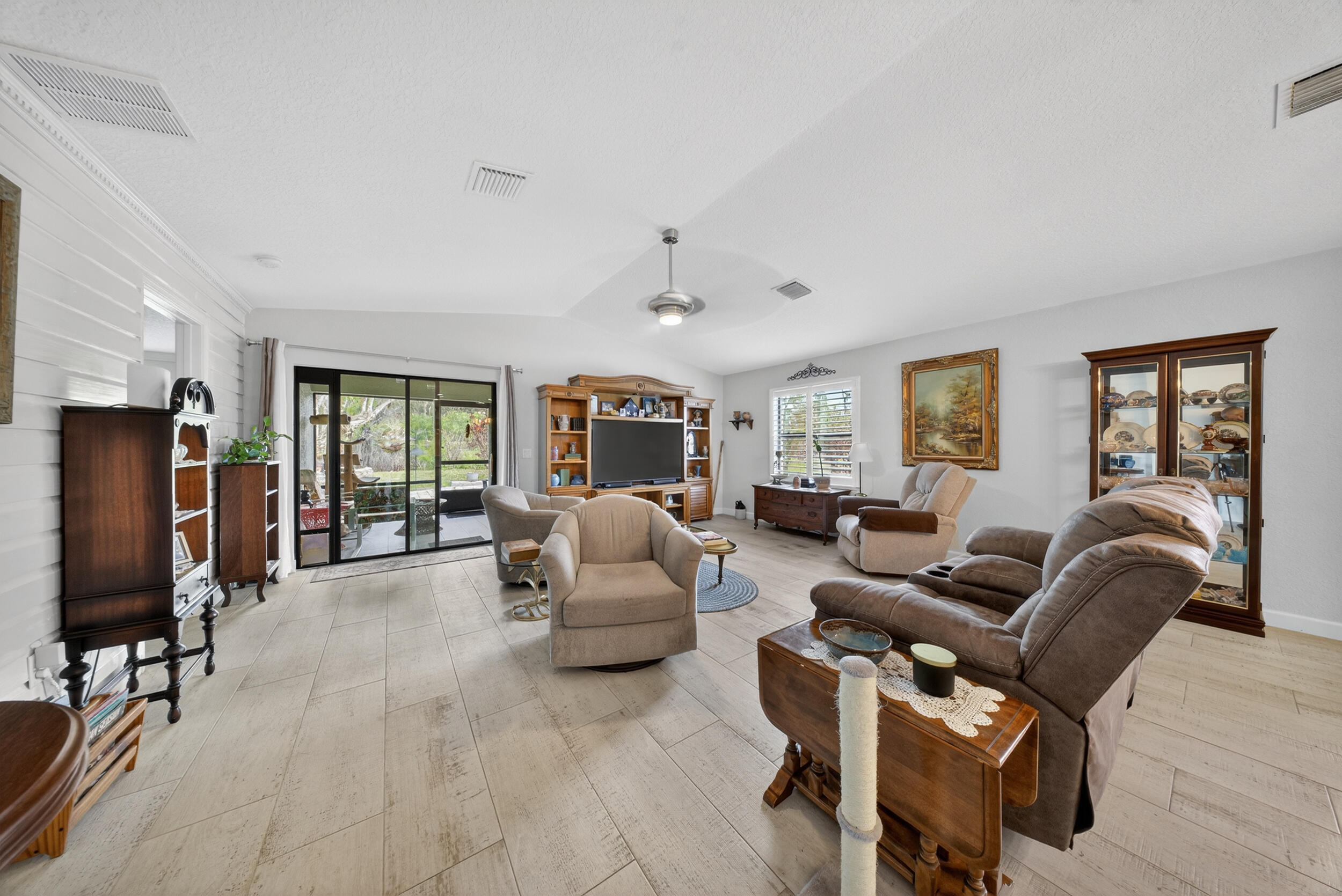 184 Mediterranean Boulevard N Property Photo 16