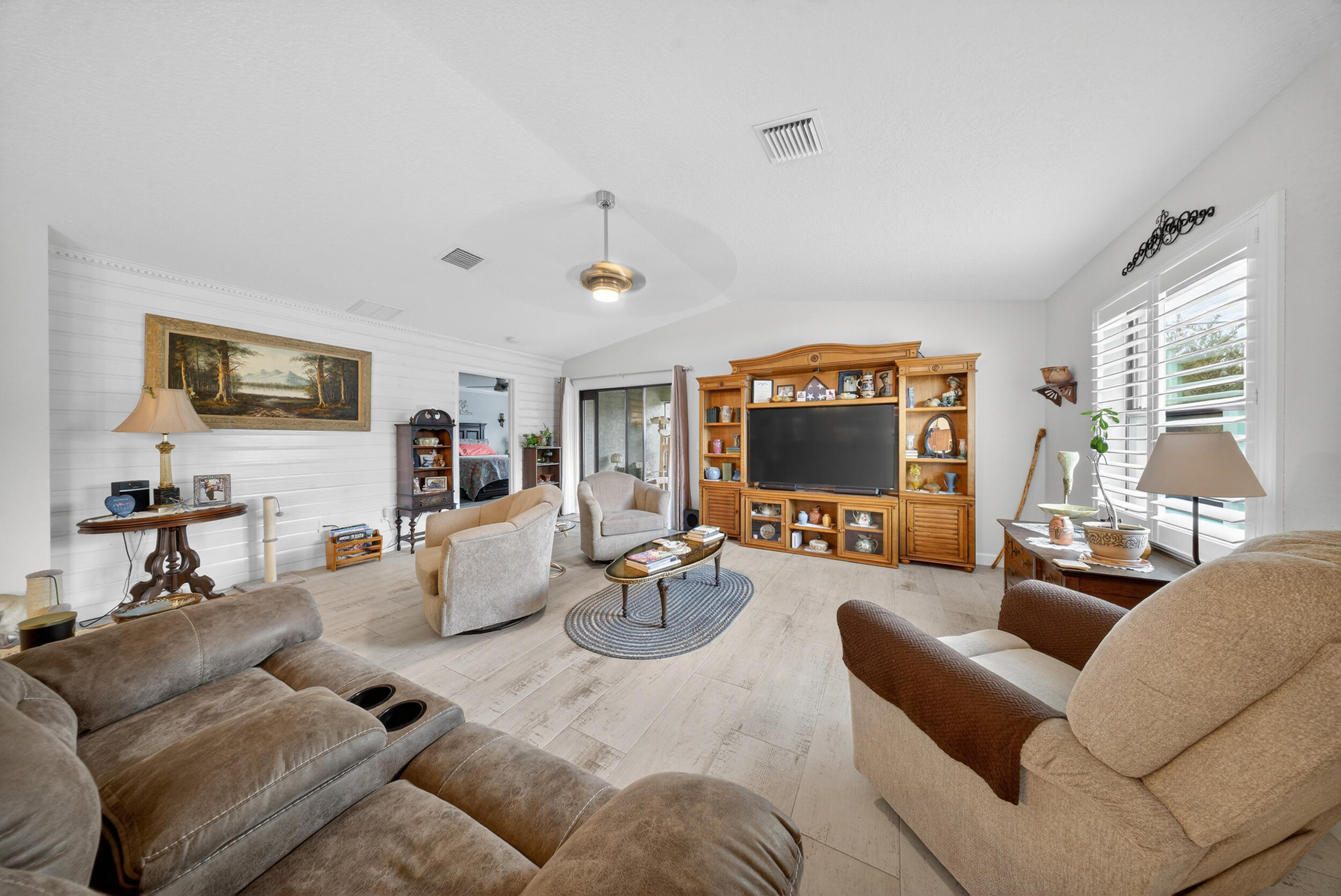 184 Mediterranean Boulevard N Property Photo 17