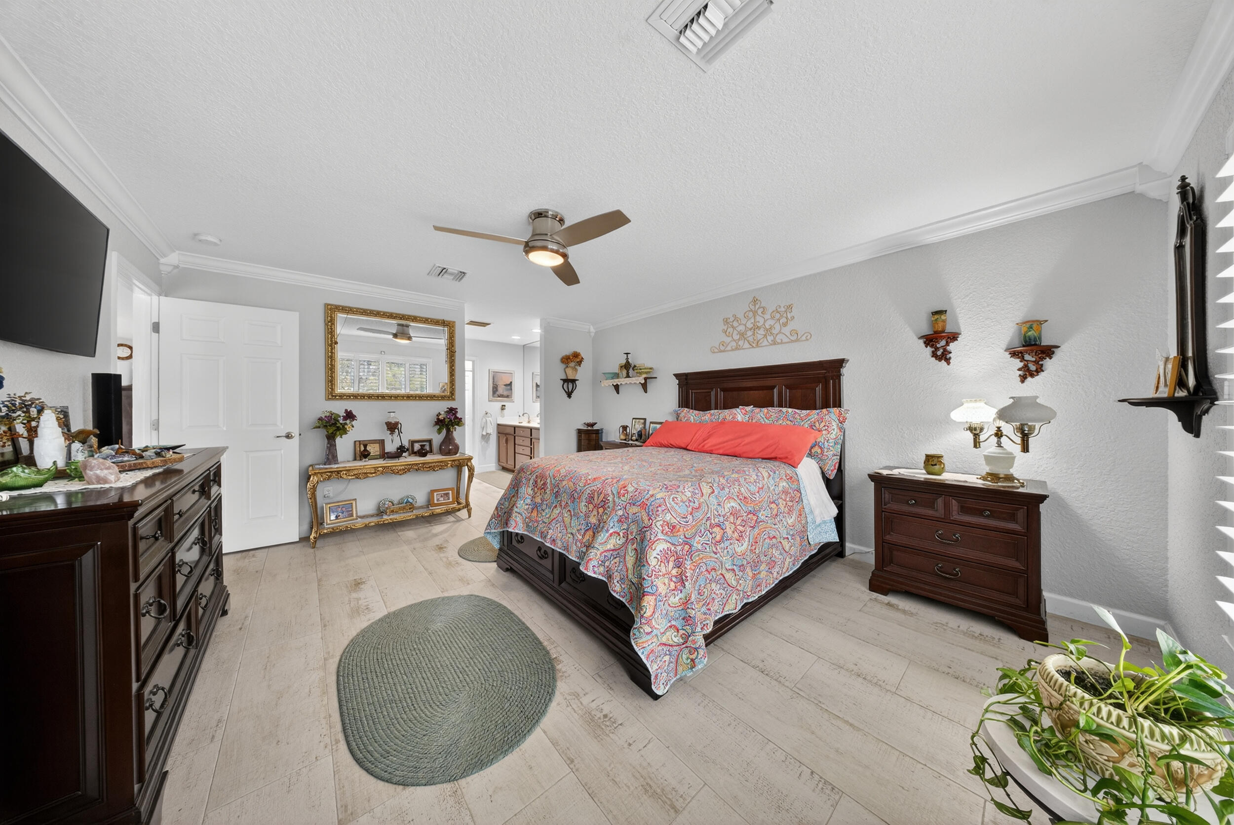 184 Mediterranean Boulevard N Property Photo 23