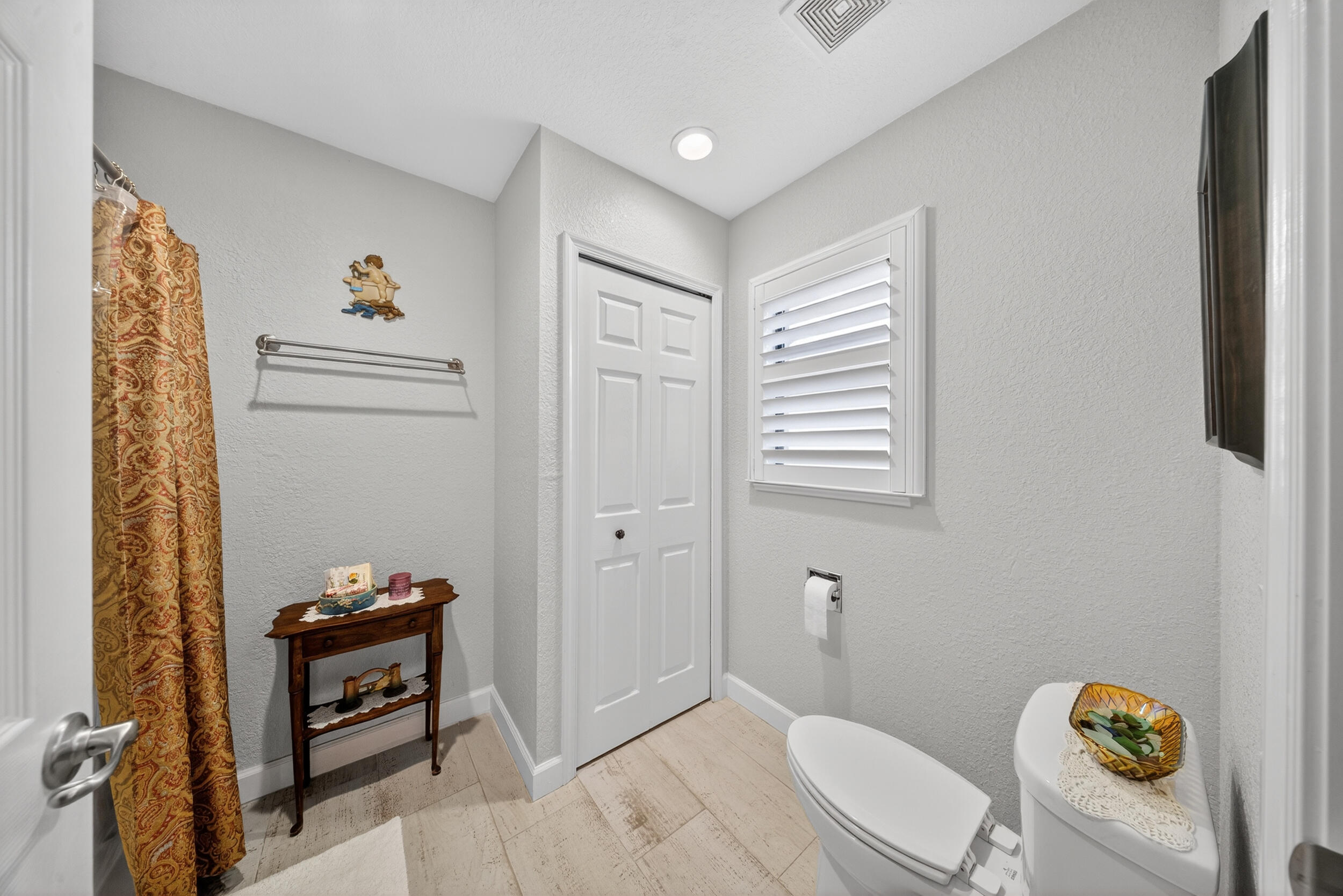 184 Mediterranean Boulevard N Property Photo 25