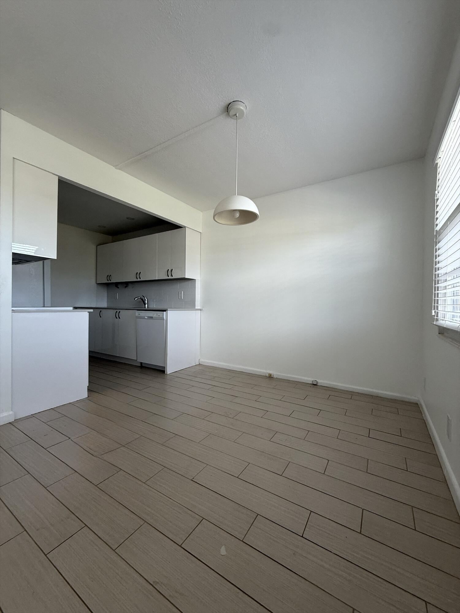 4085 Cornwall E Property Photo 4