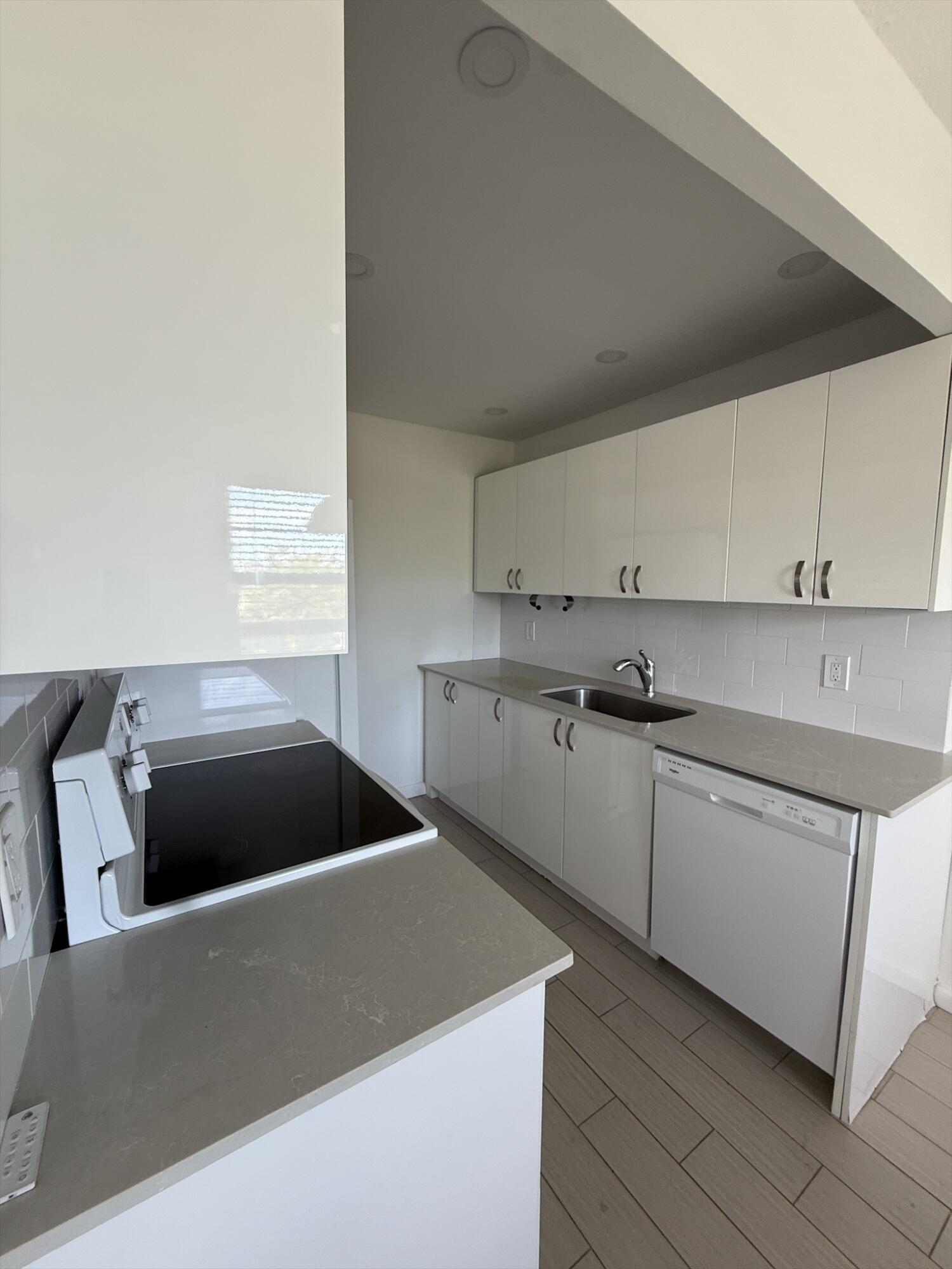 4085 Cornwall E Property Photo 6