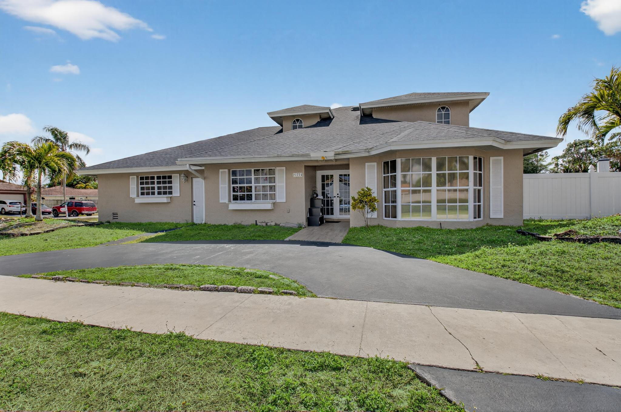 21724 Little Bear Way Property Photo 4