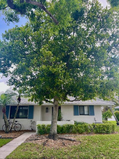 311 Club Drive Property Photo 1