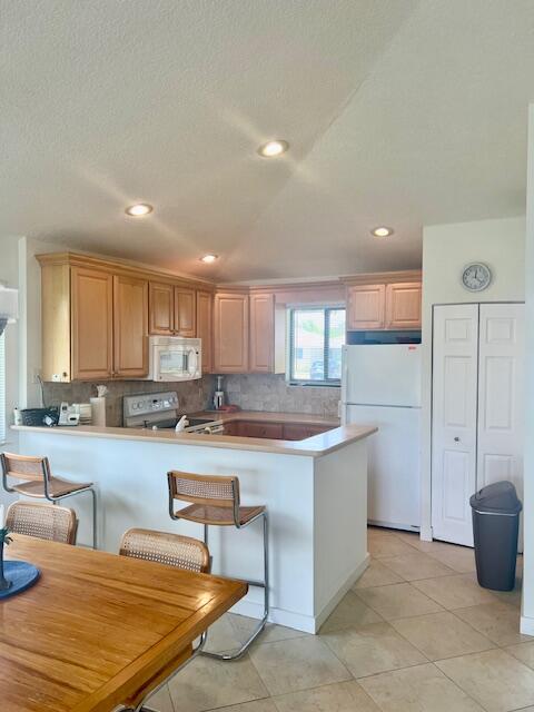 311 Club Drive Property Photo 3