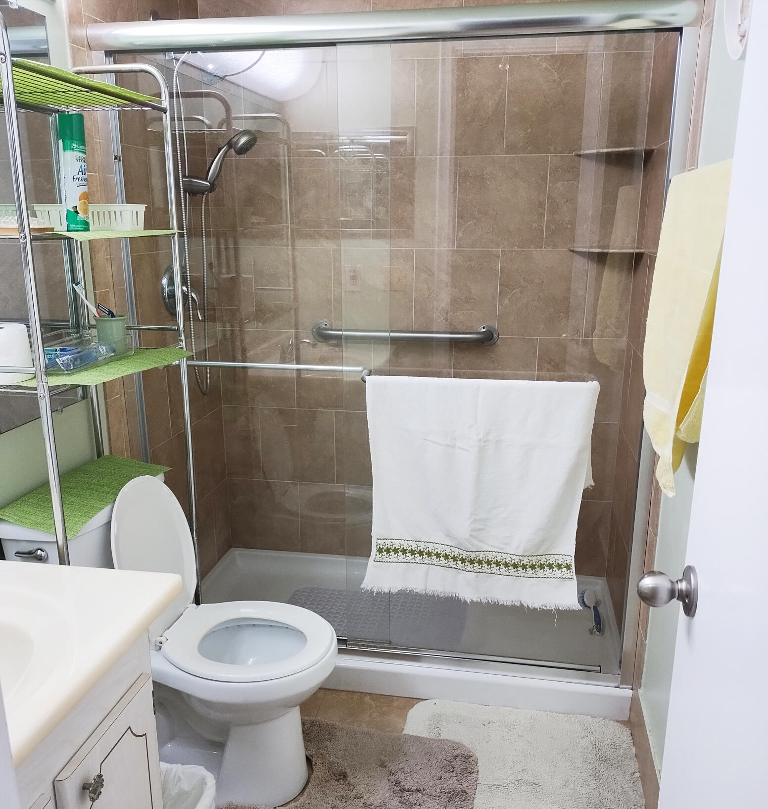 39 Harwood B Property Photo 12