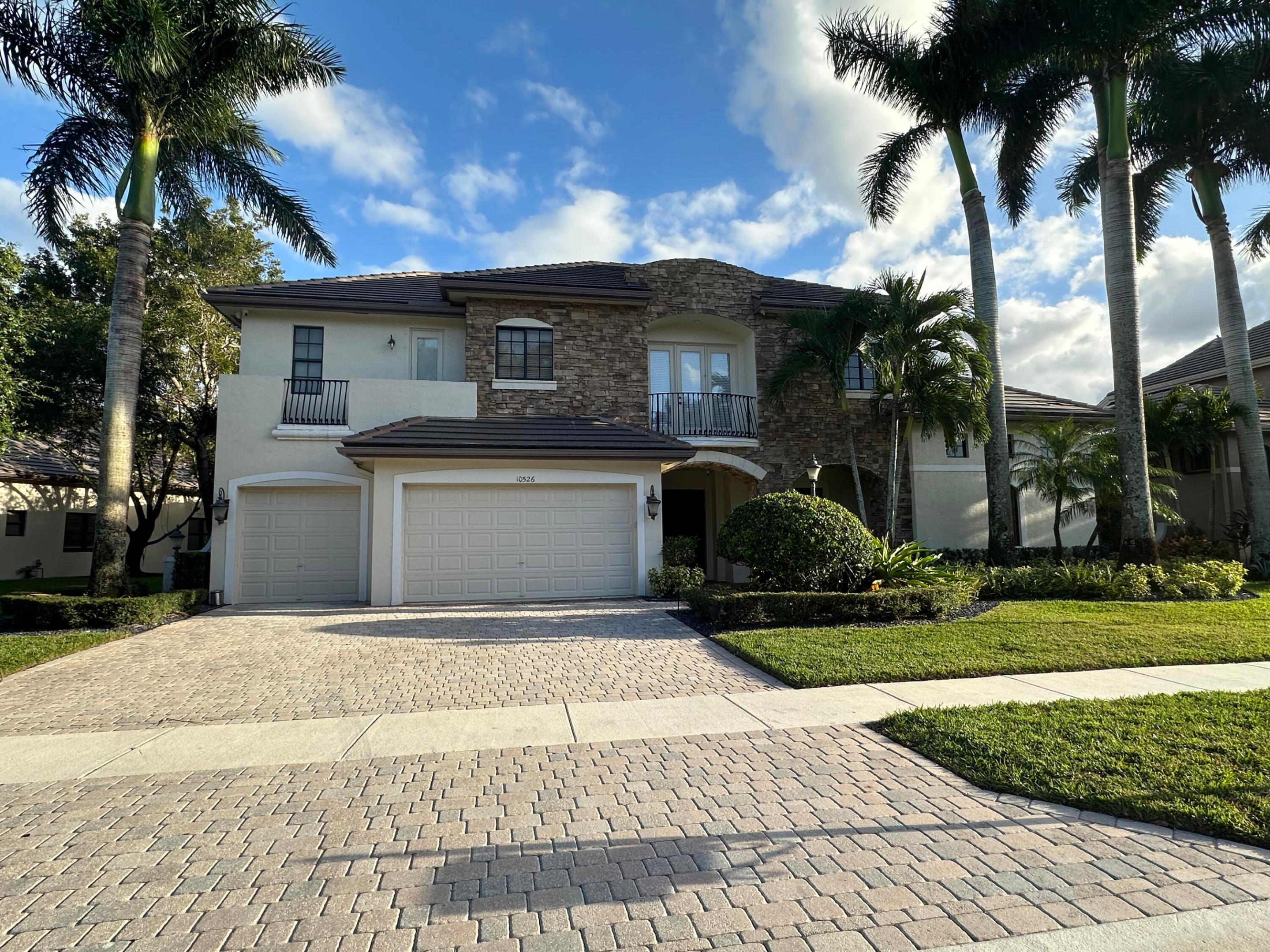10526 Versailles Boulevard Property Photo 1