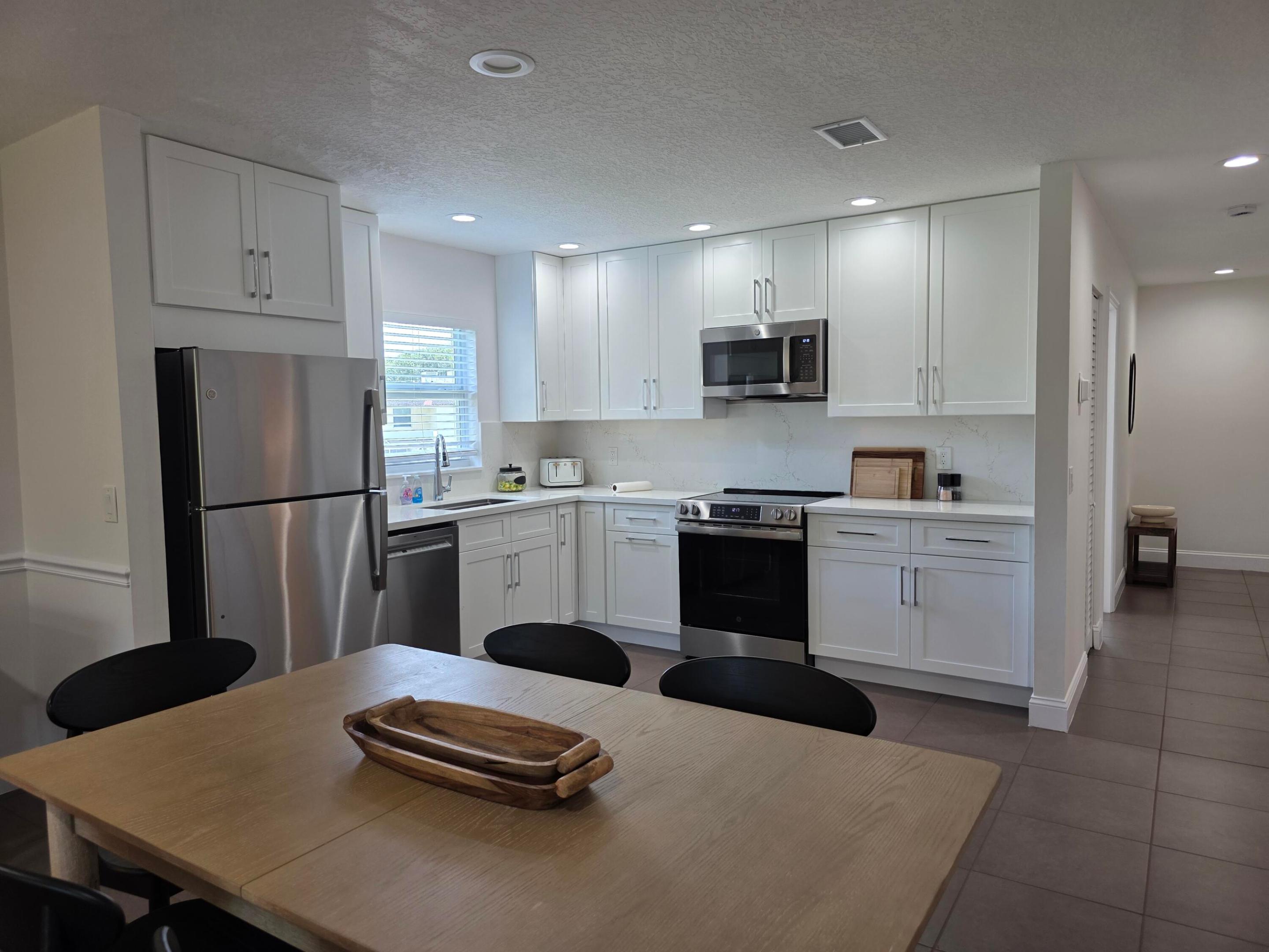 717 S Us Highway 1 608 Property Photo 4