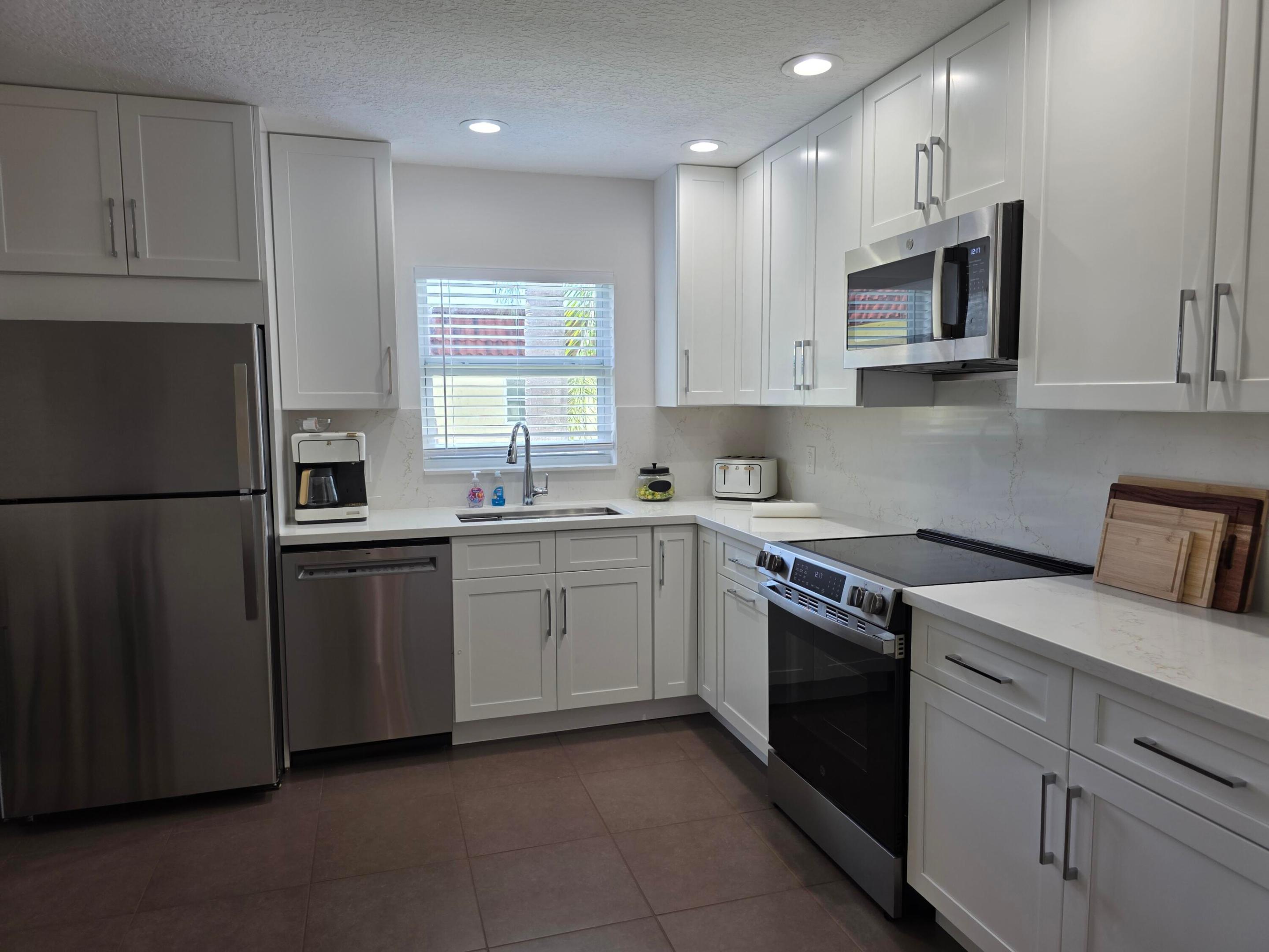 717 S Us Highway 1 608 Property Photo 5