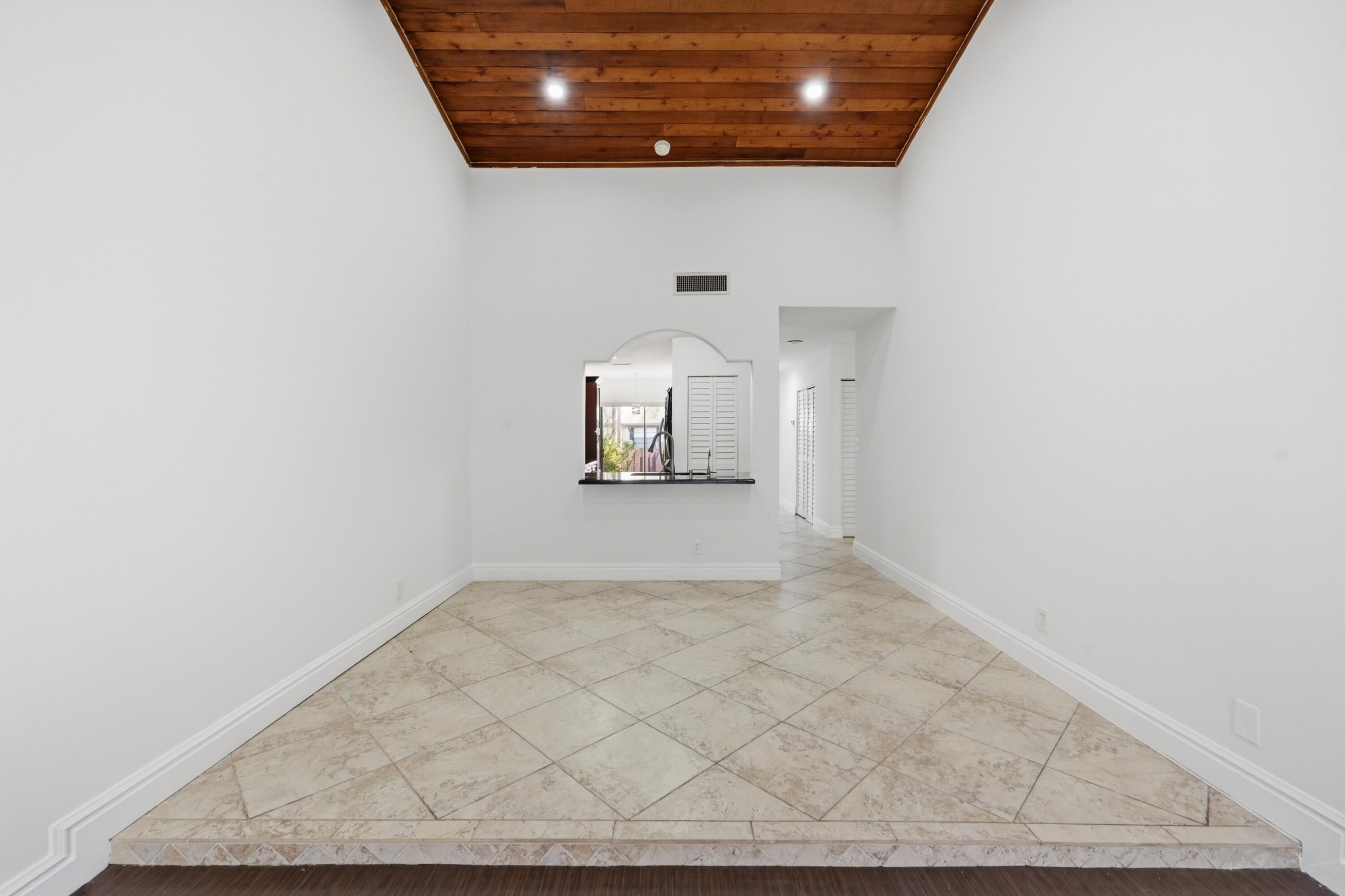 8336 Nw 37th Place Property Photo 14