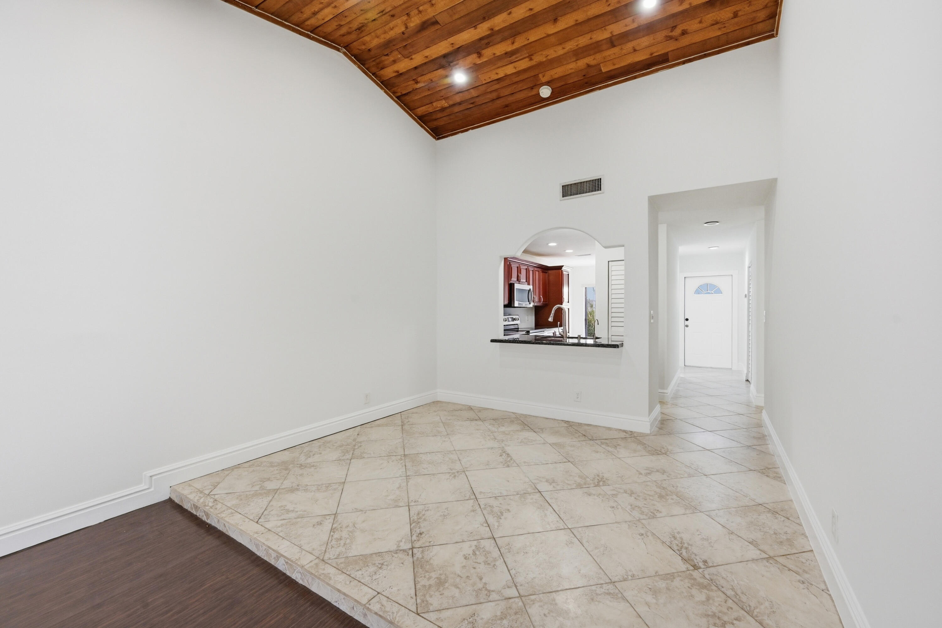 8336 Nw 37th Place Property Photo 15