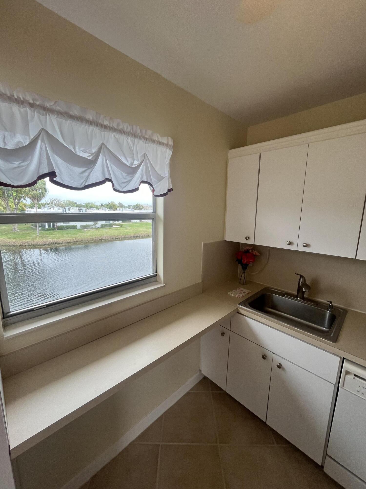 192 Monaco D Property Photo 18