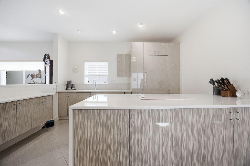 5544 Fox Hollow Drive Property Photo 8