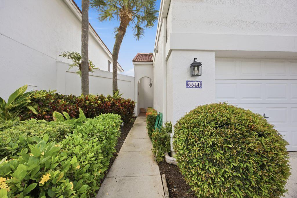 5544 Fox Hollow Drive Property Photo 27
