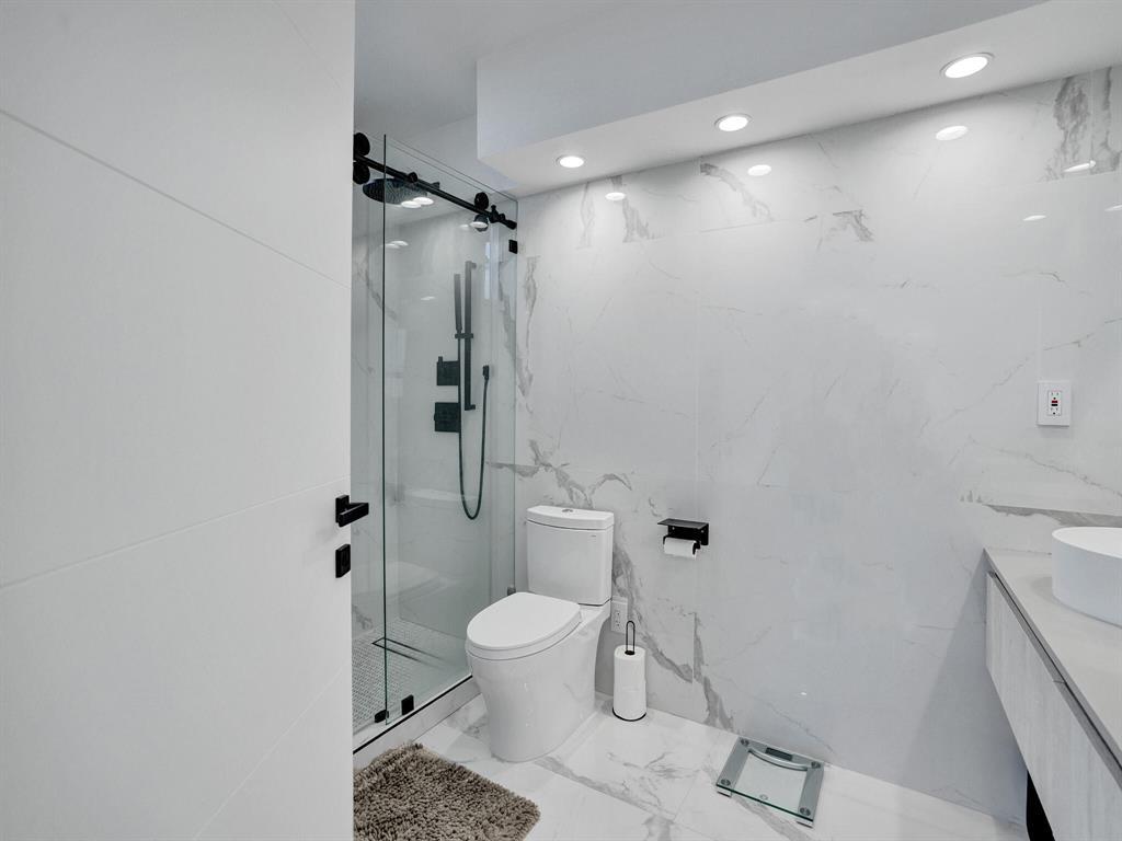 2500 Parkview Drive 1112 Property Photo 33