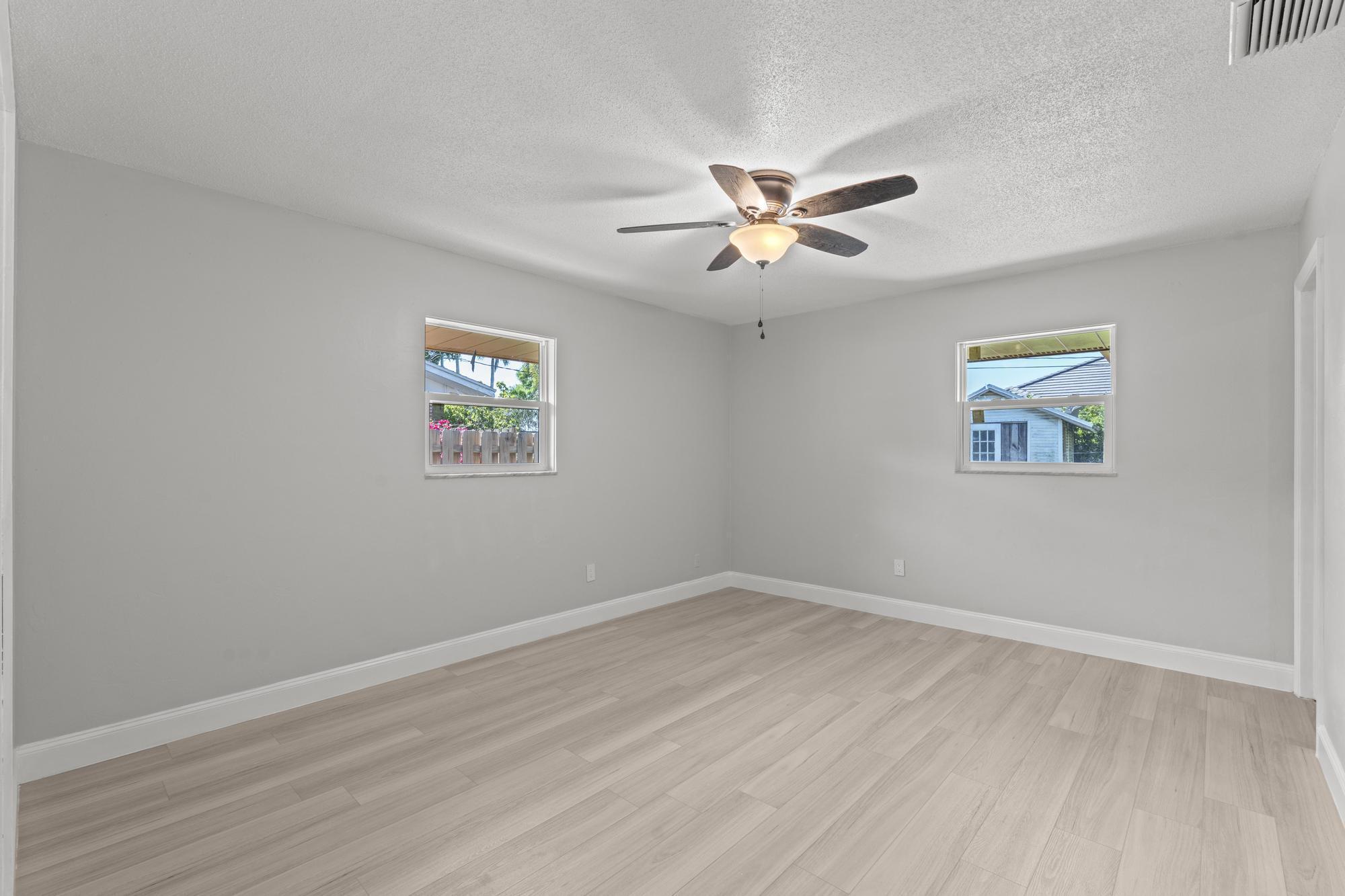 534 E Del Monte Avenue Property Photo 33