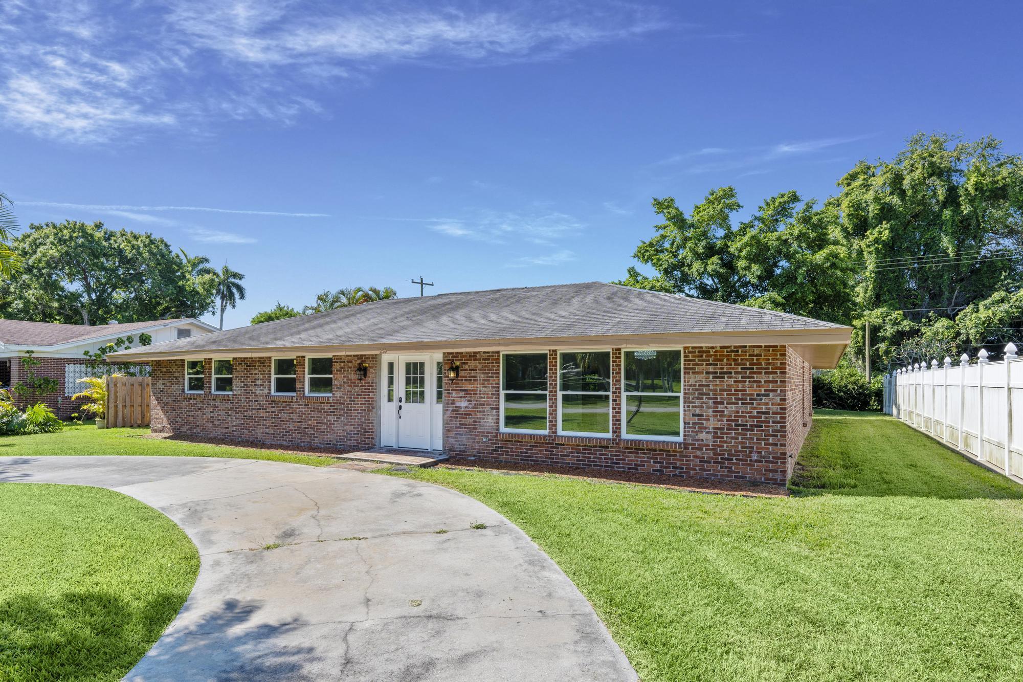 534 E Del Monte Avenue Property Photo 45