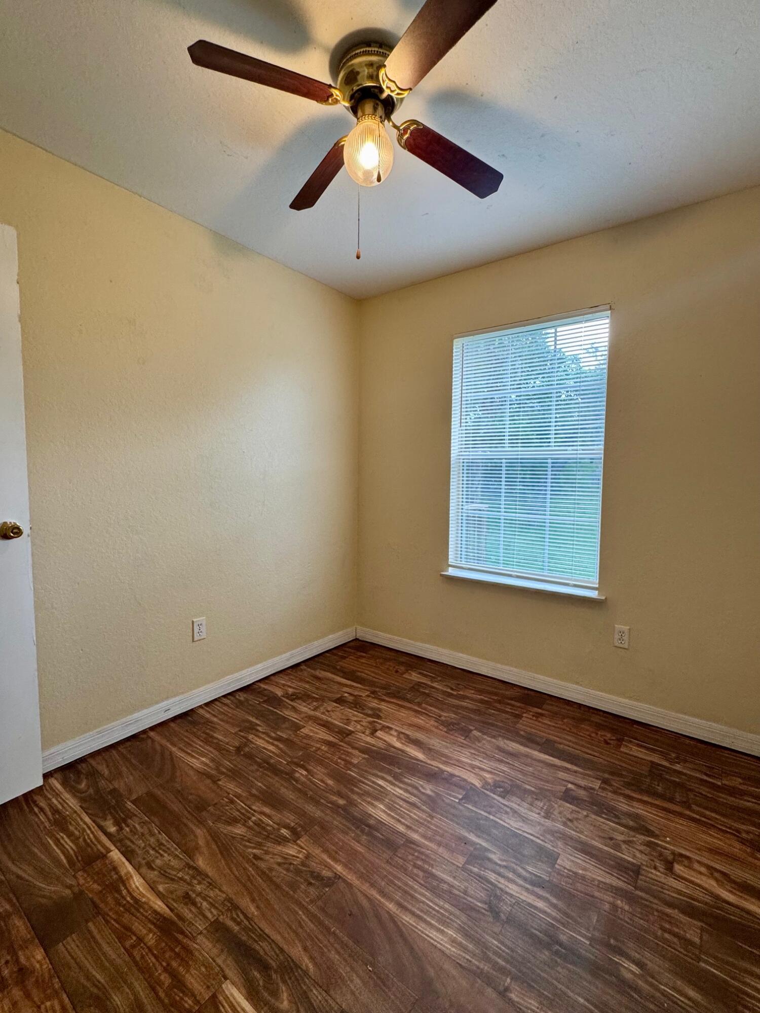 714 S Seminole Avenue Property Photo 5