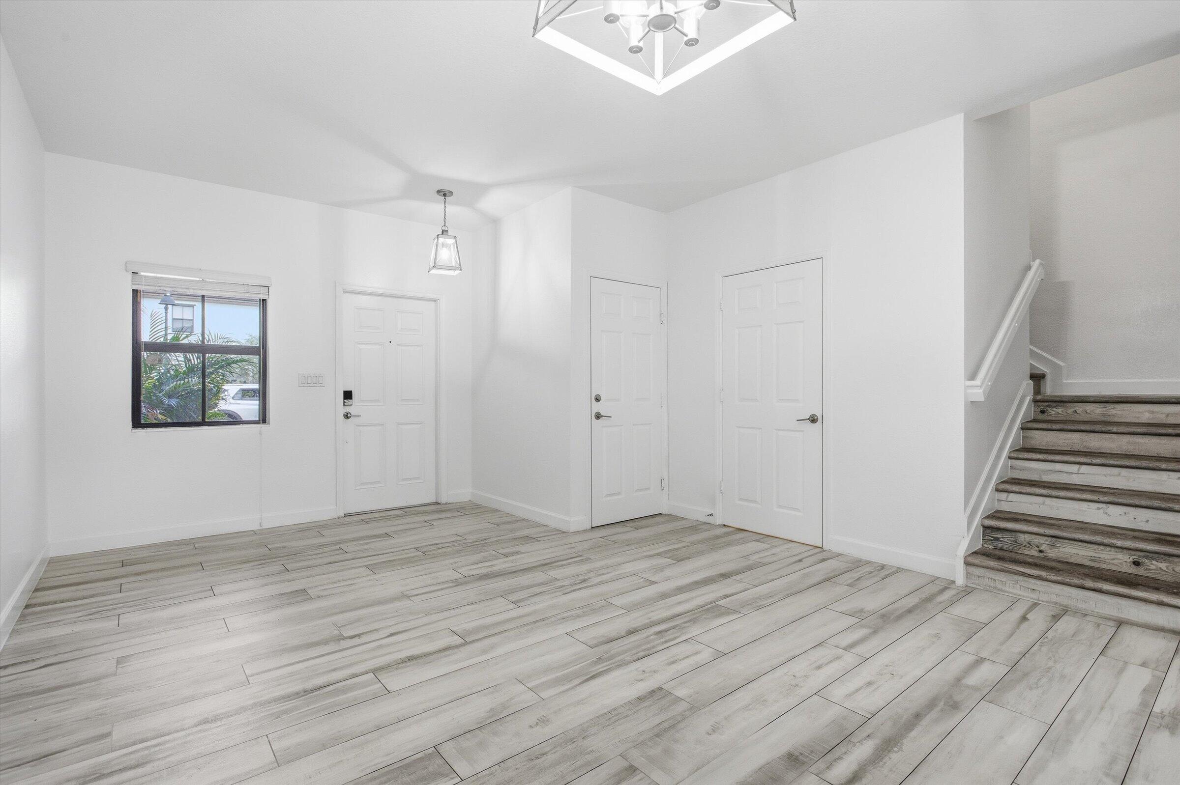 5884 Mustang Manor Property Photo 6