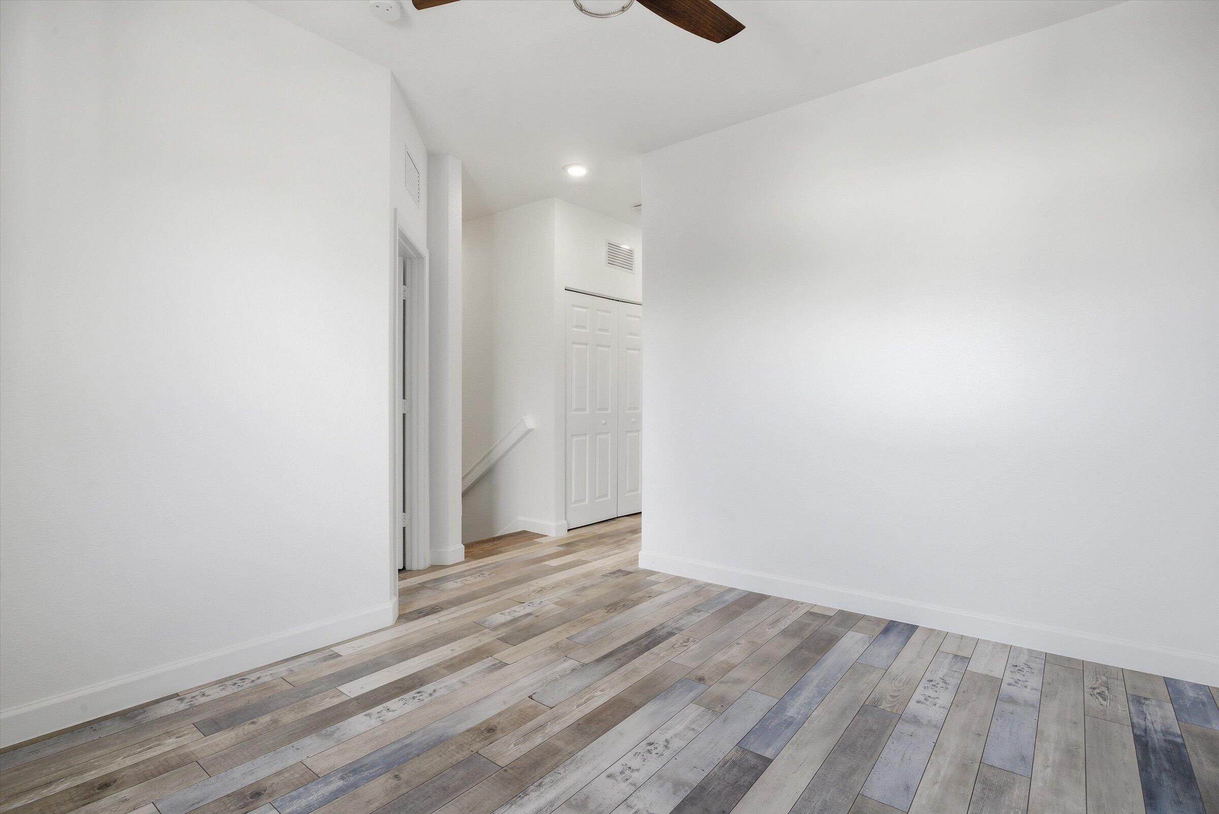 5884 Mustang Manor Property Photo 11
