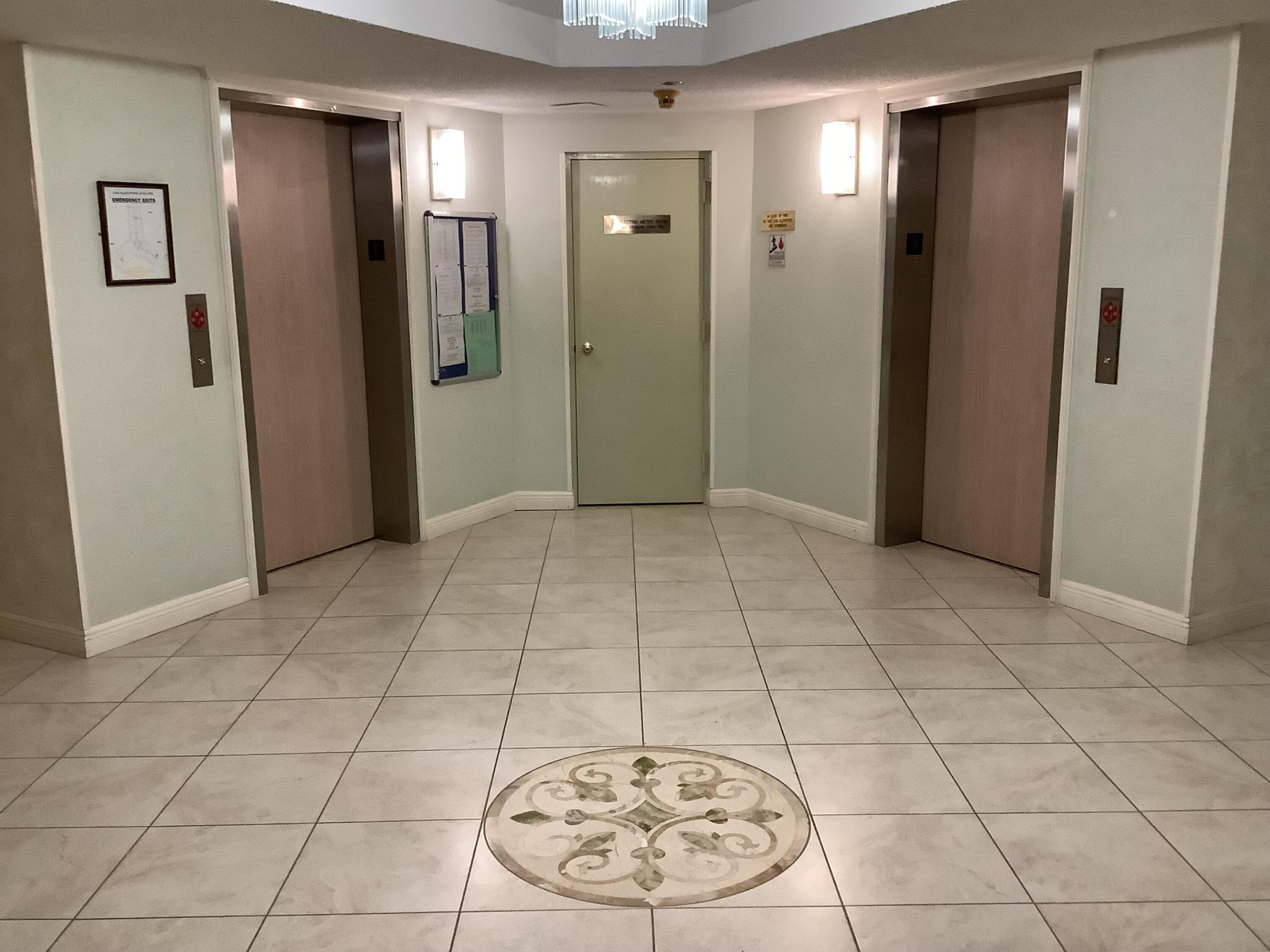 1300 Saint Charles Place Unit Ph13 Property Photo 15