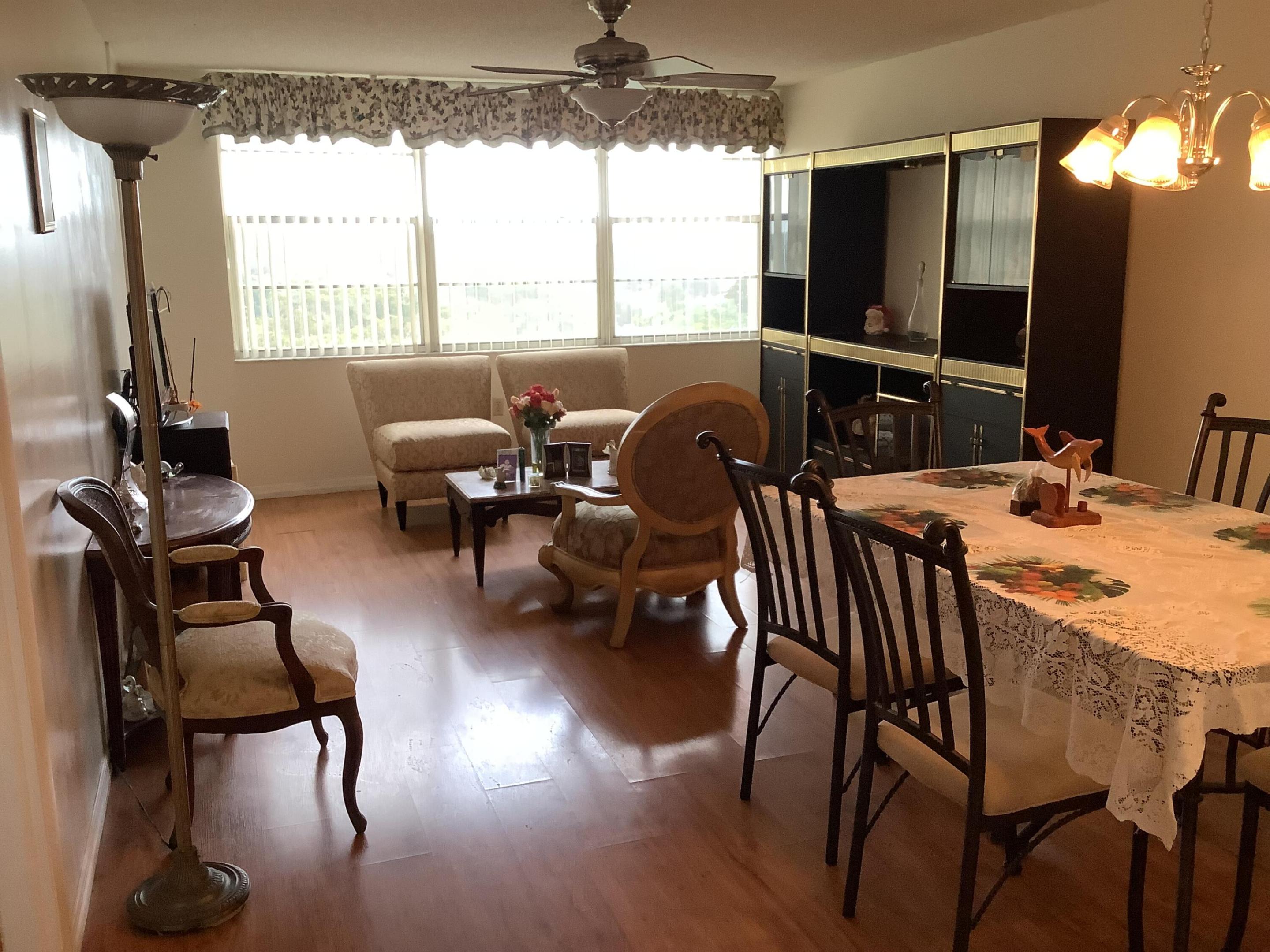 1300 Saint Charles Place Unit Ph13 Property Photo 21